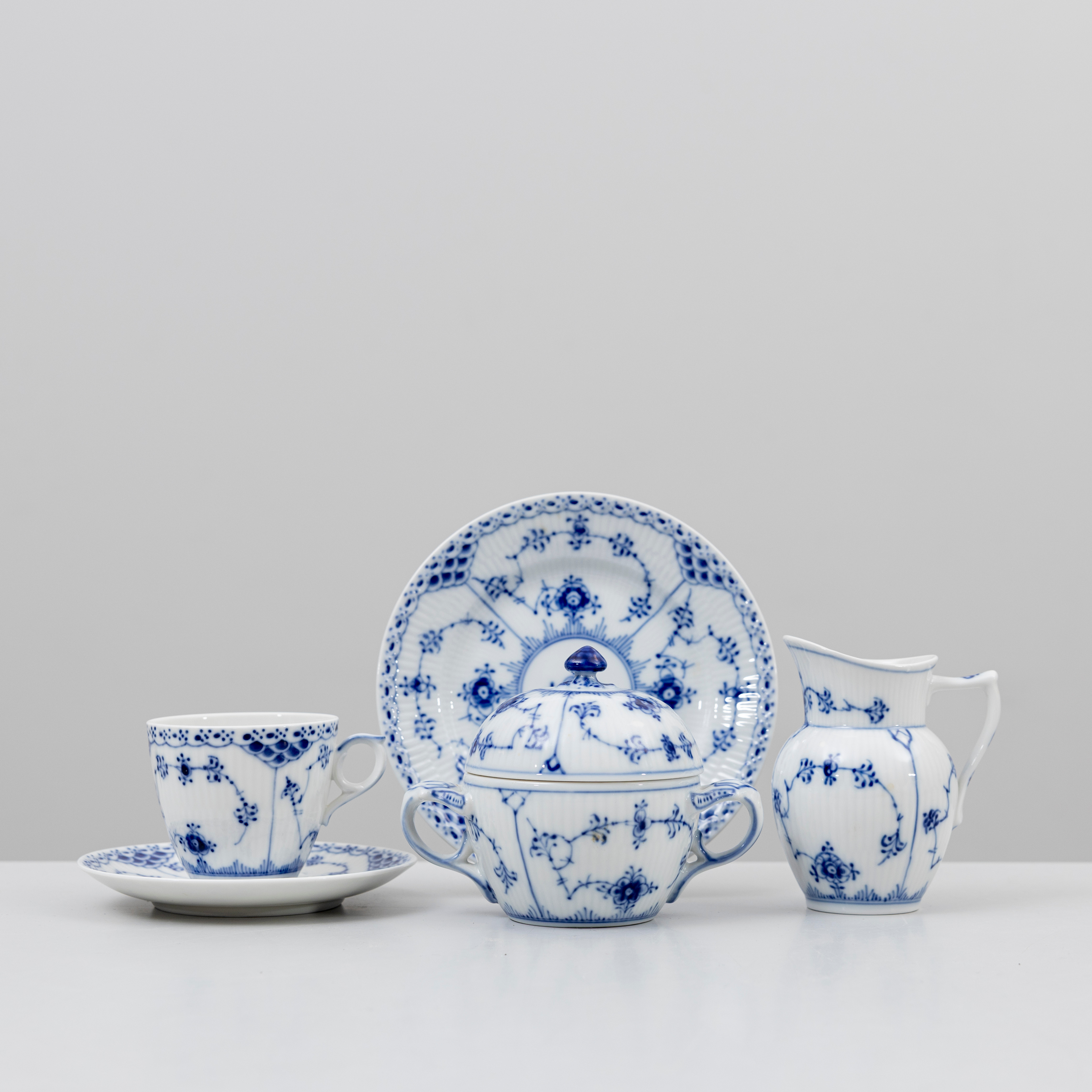 KAFFESERVIS, 26 delar, porslin, "Musselmalet", Royal Copenhagen.