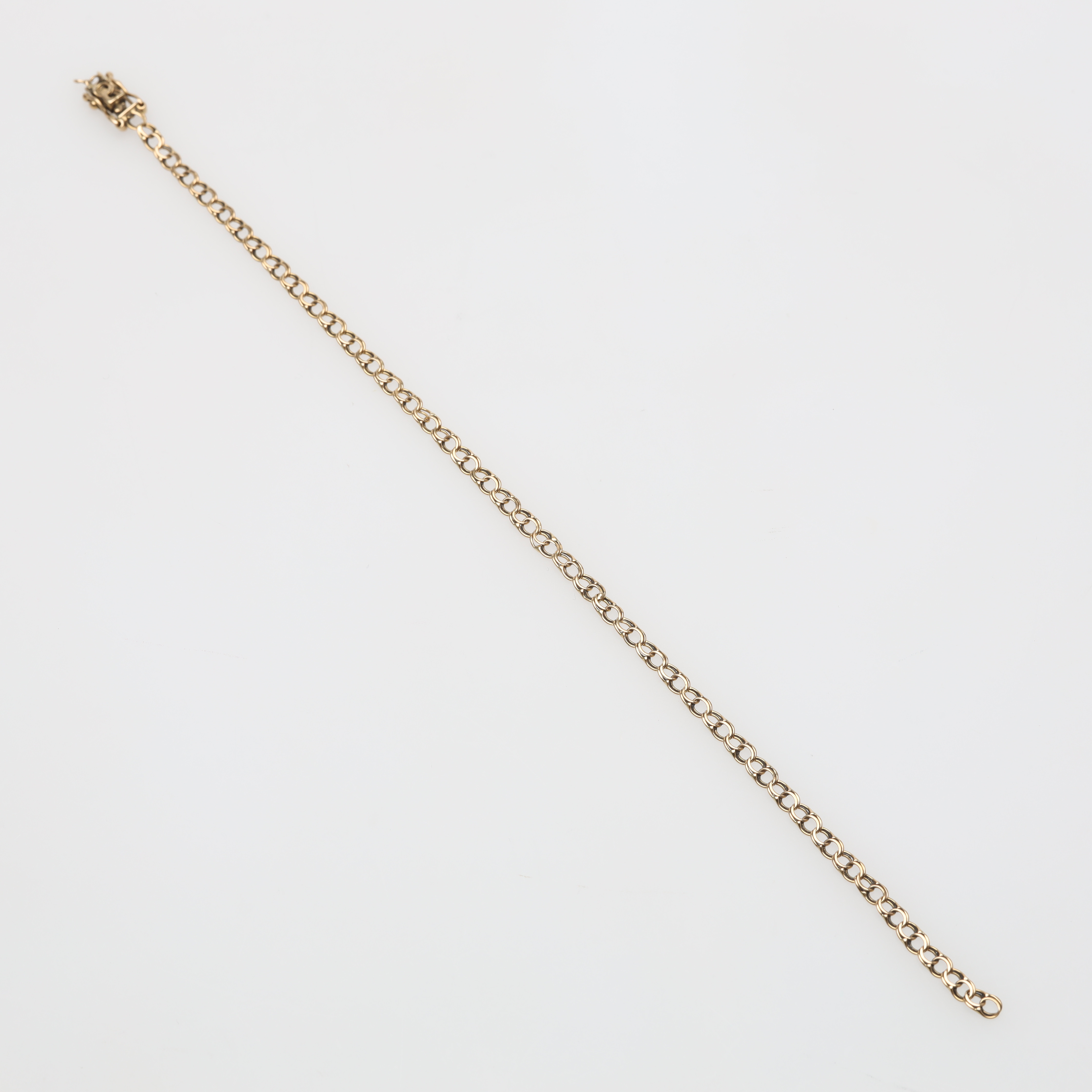 ARMBAND Bismarck 18K guld vikt ca 2,6 gram.