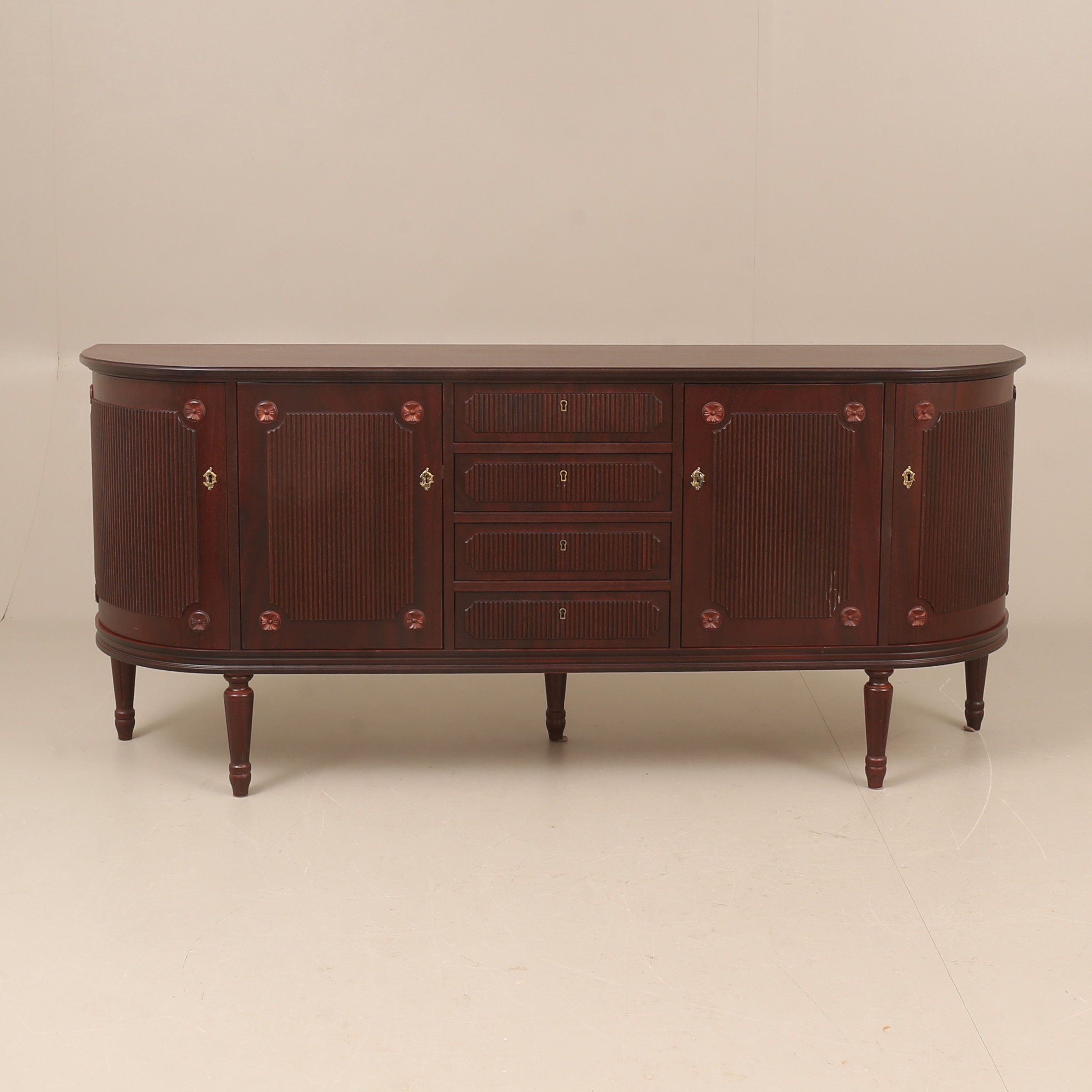 SIDEBOARD, gustaviansk stil, 1900-tal.