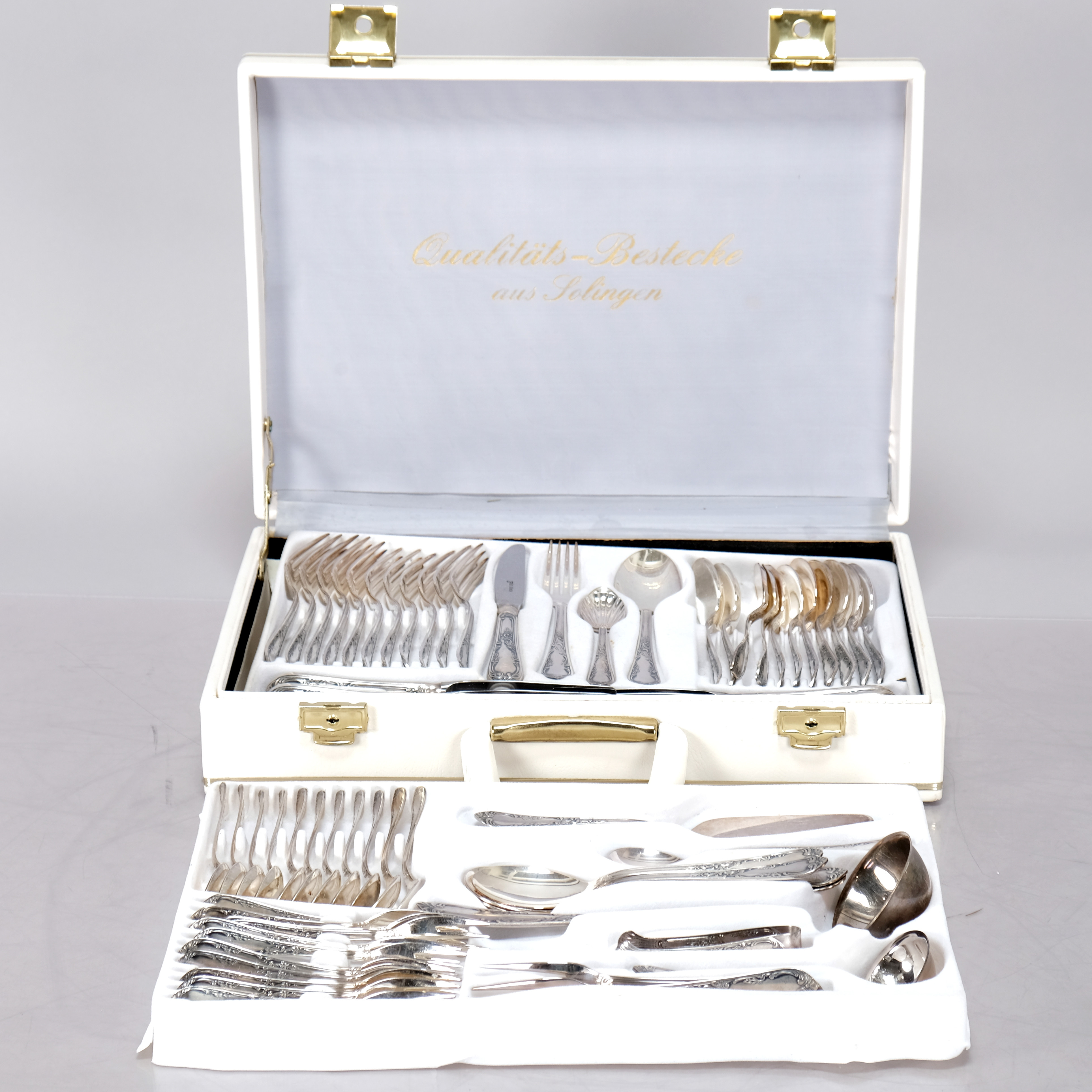BESTICKSET, Nysilver, "Solingen" med originalväska. 72 delar.