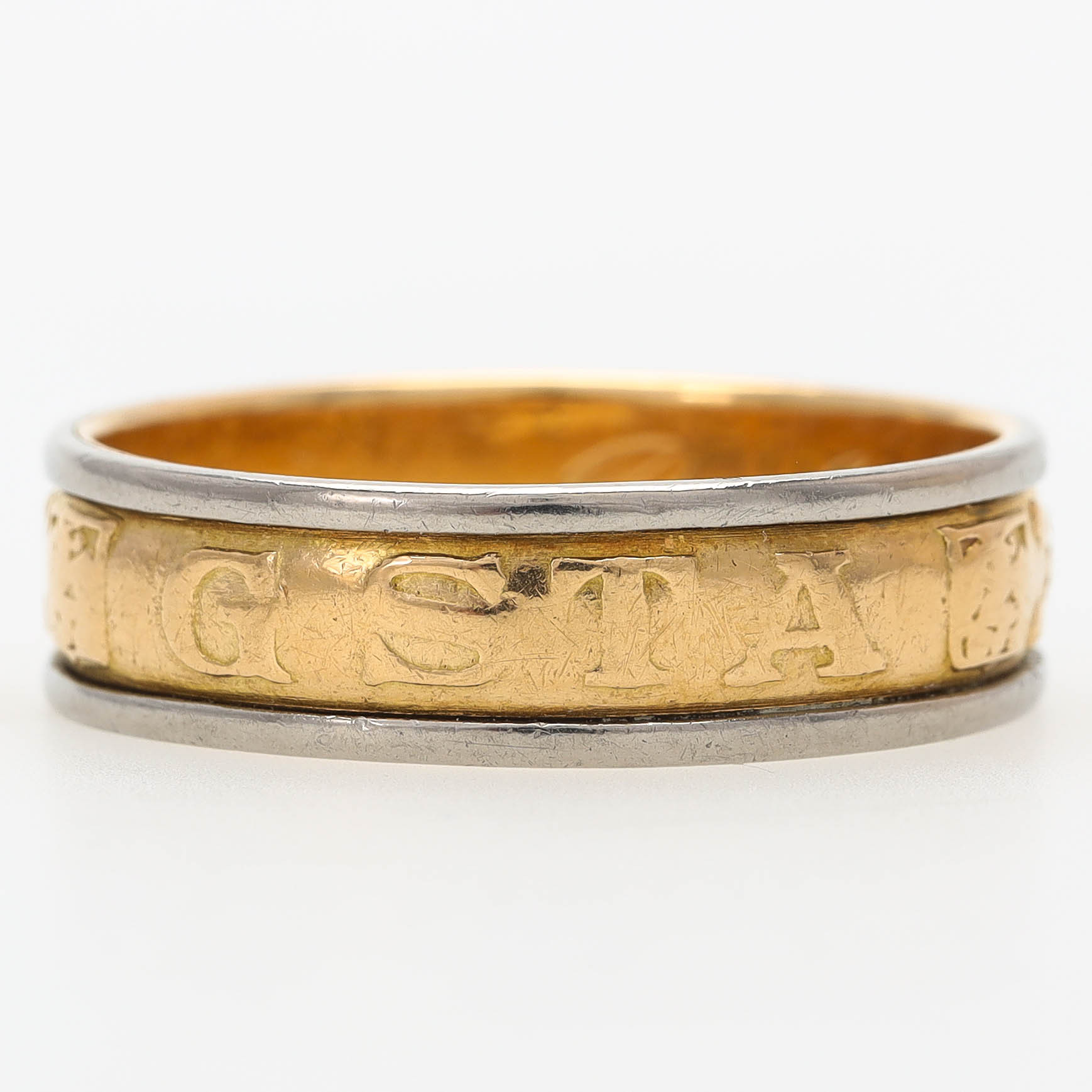 RING, 18 k tvåfärgat guld, s.k. ingenjörsring, Malmberg & Co, Göteborg 1962.