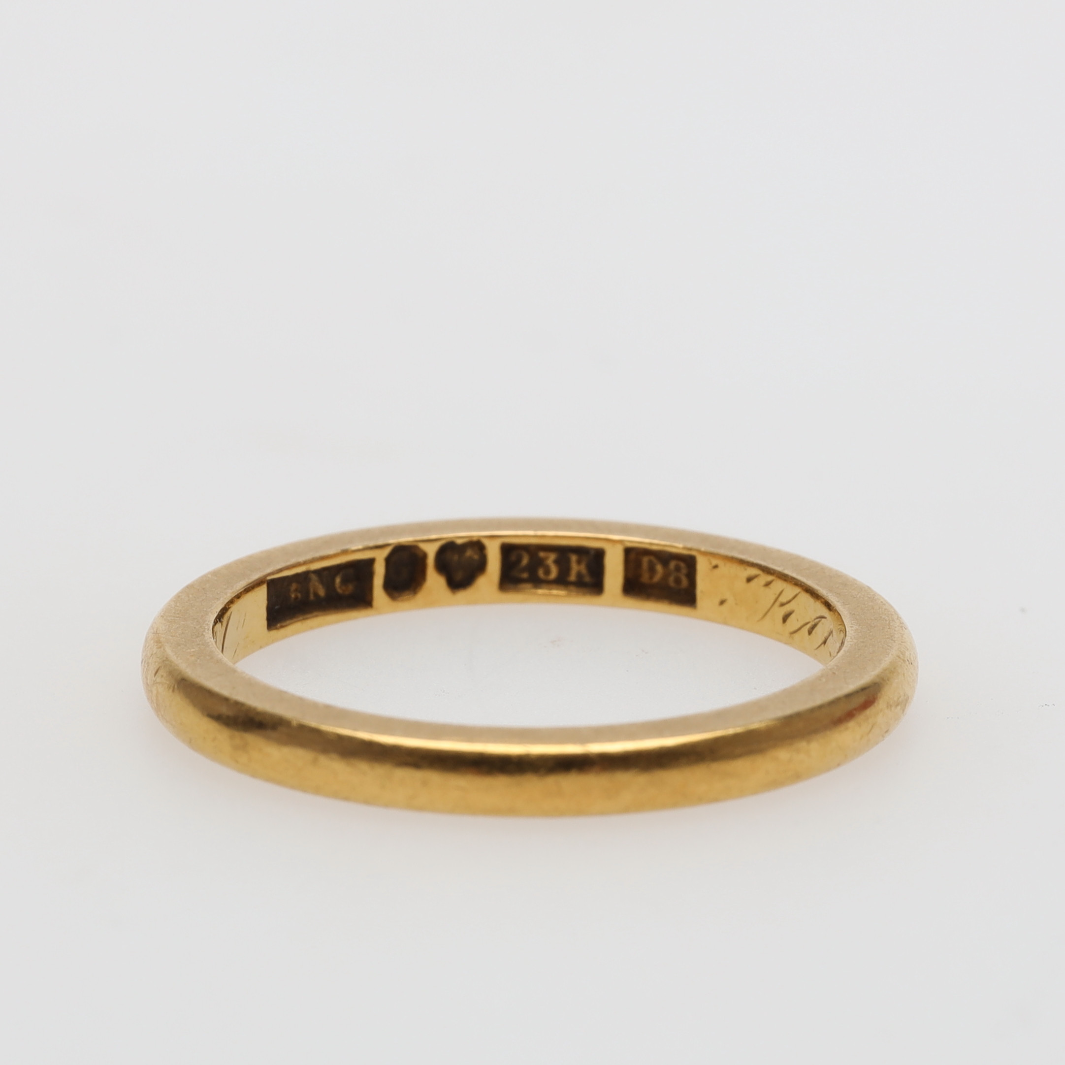 RING 23K guld vikt ca 4,4 gram.