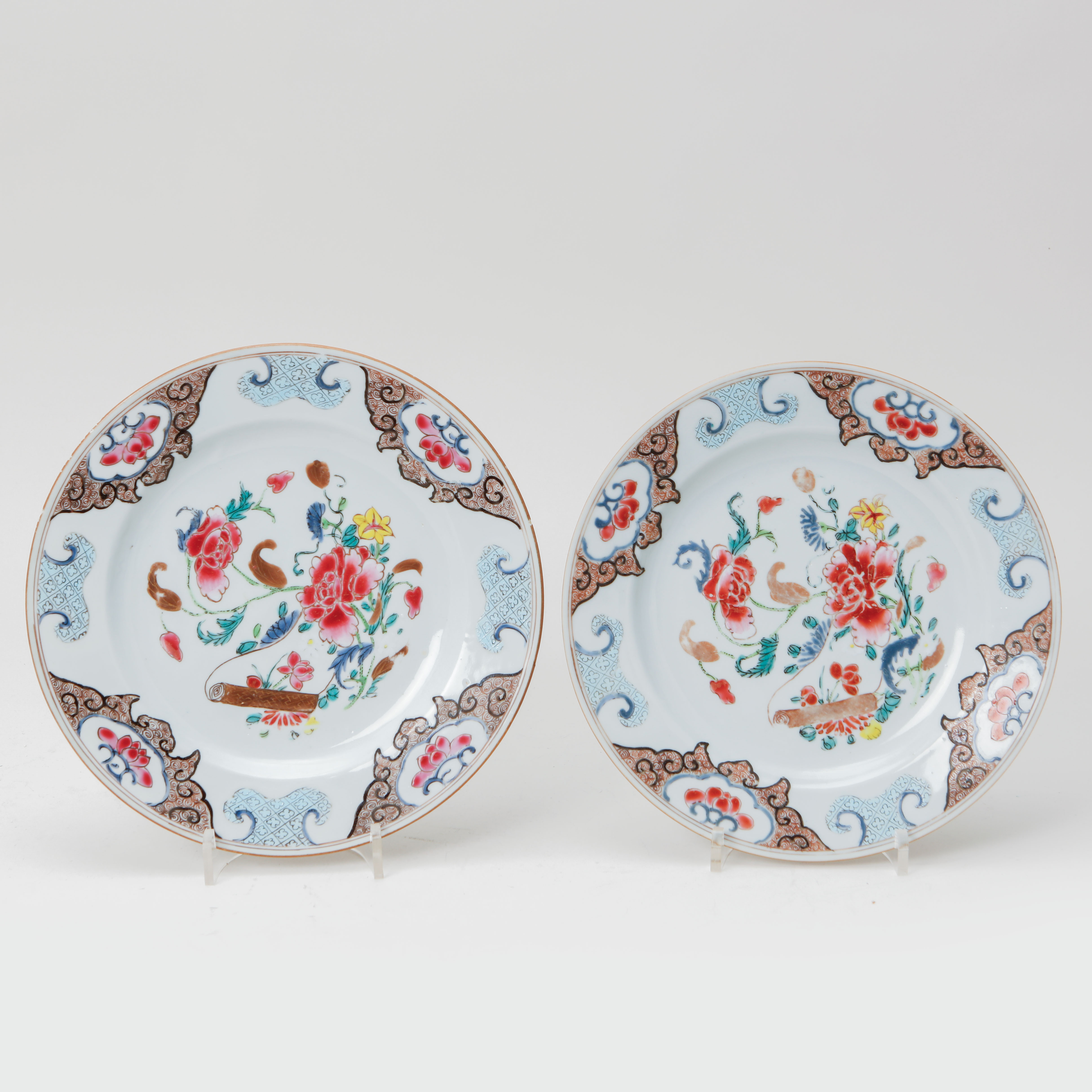 TALLRIKAR, ett par, porslin, Kina, 1700-tal.