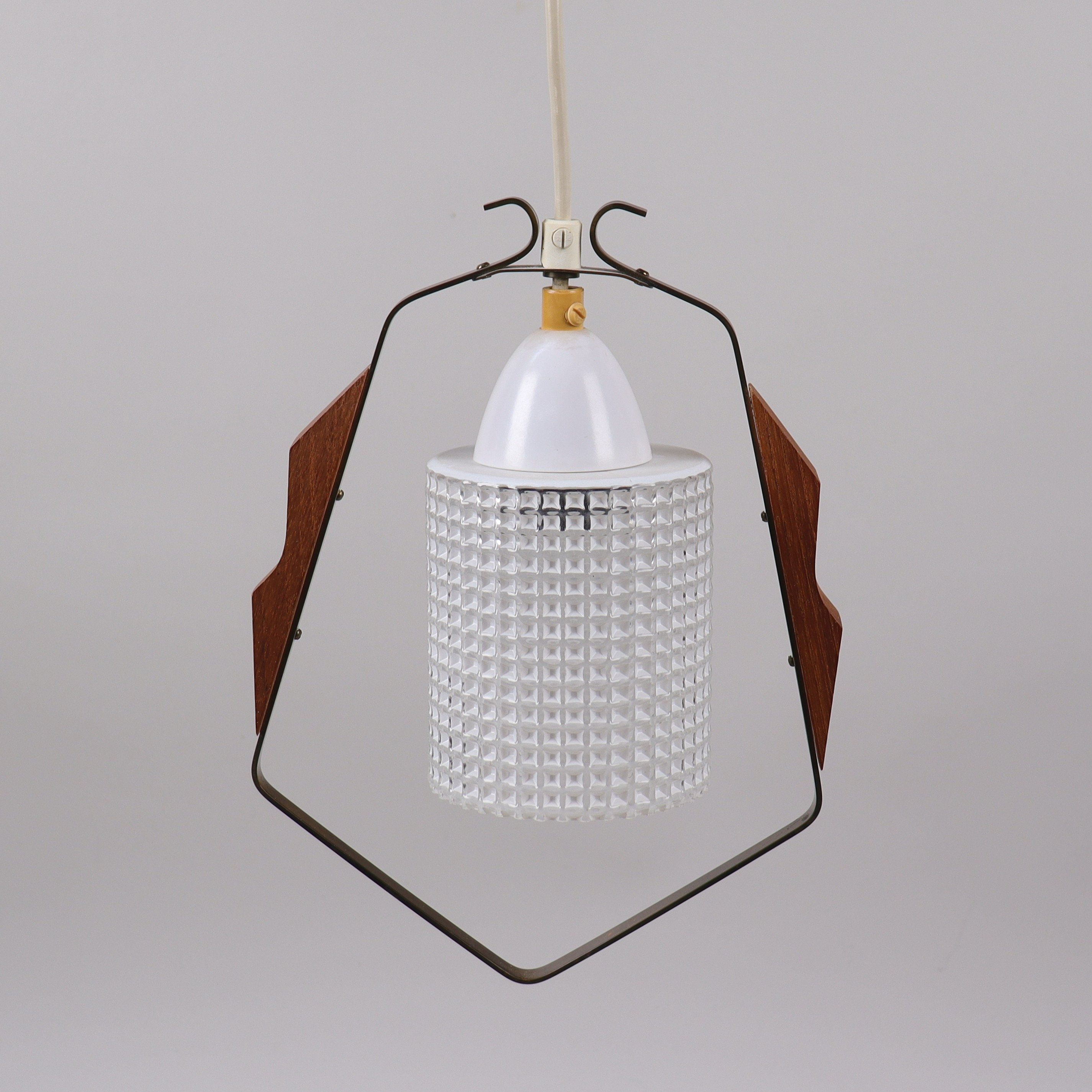 TAKLAMPA, teak och glas, 1950-tal.