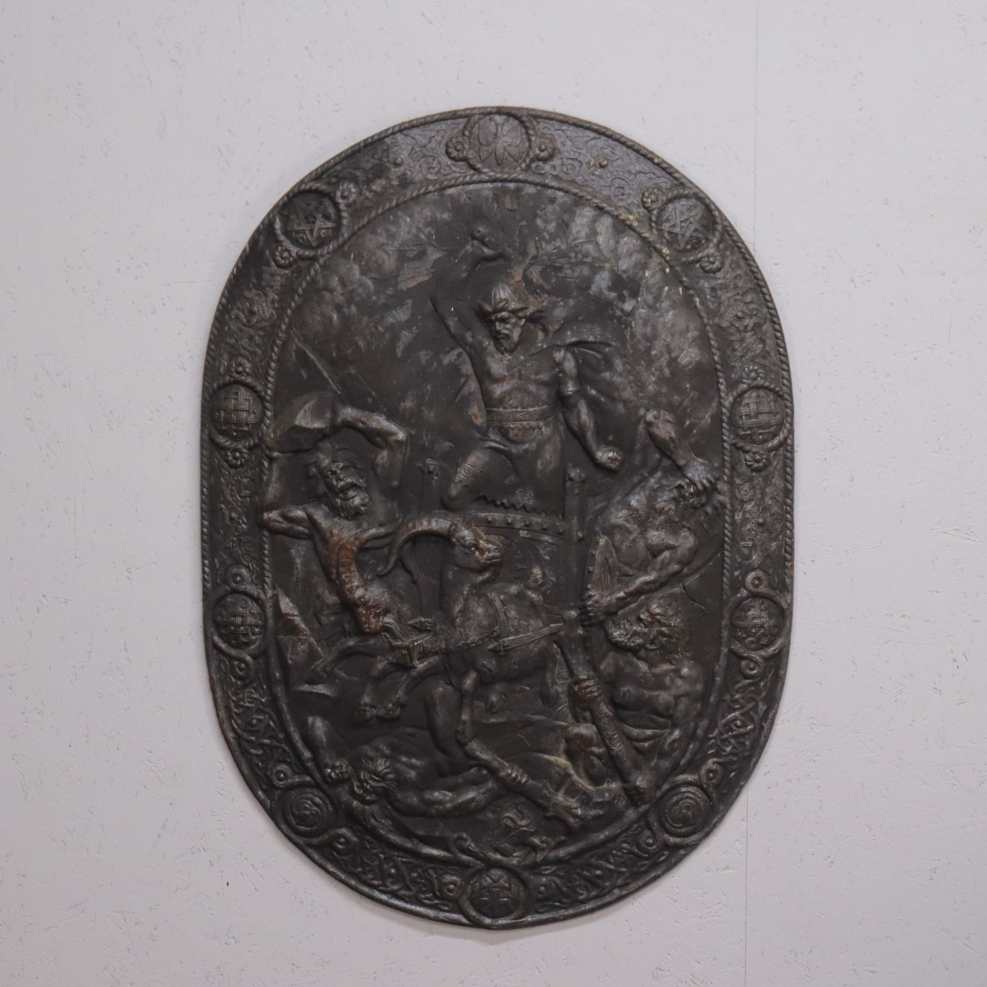 SKÖLD, gjutjärn, Brevens Bruk, "Tors strid med jättarna", 1900-tal.