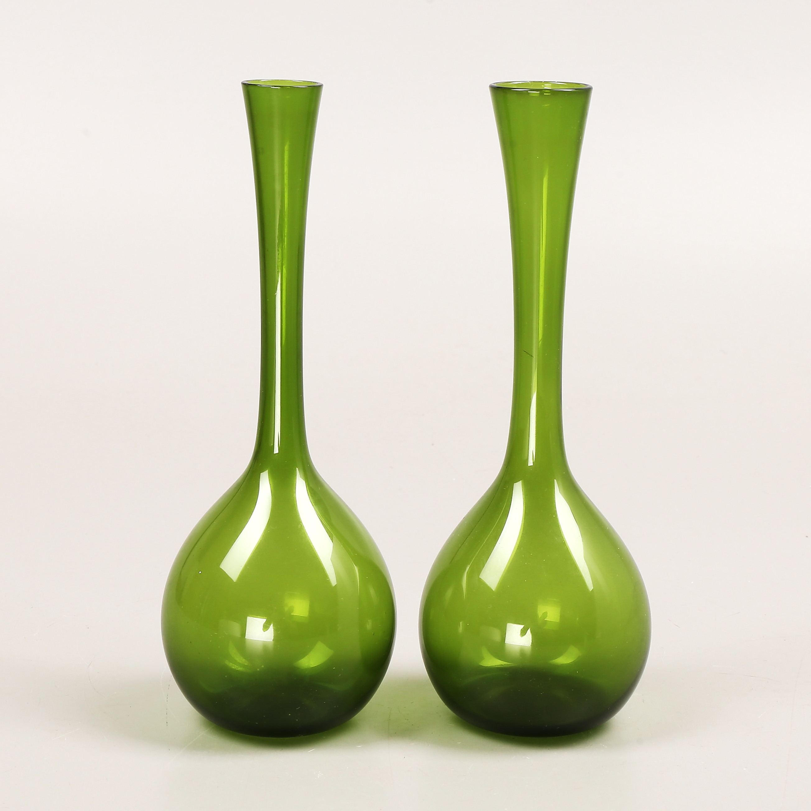 ARTHUR PERCY. Vaser, ett par, glas, Gullaskruf, 1900-talets mitt.