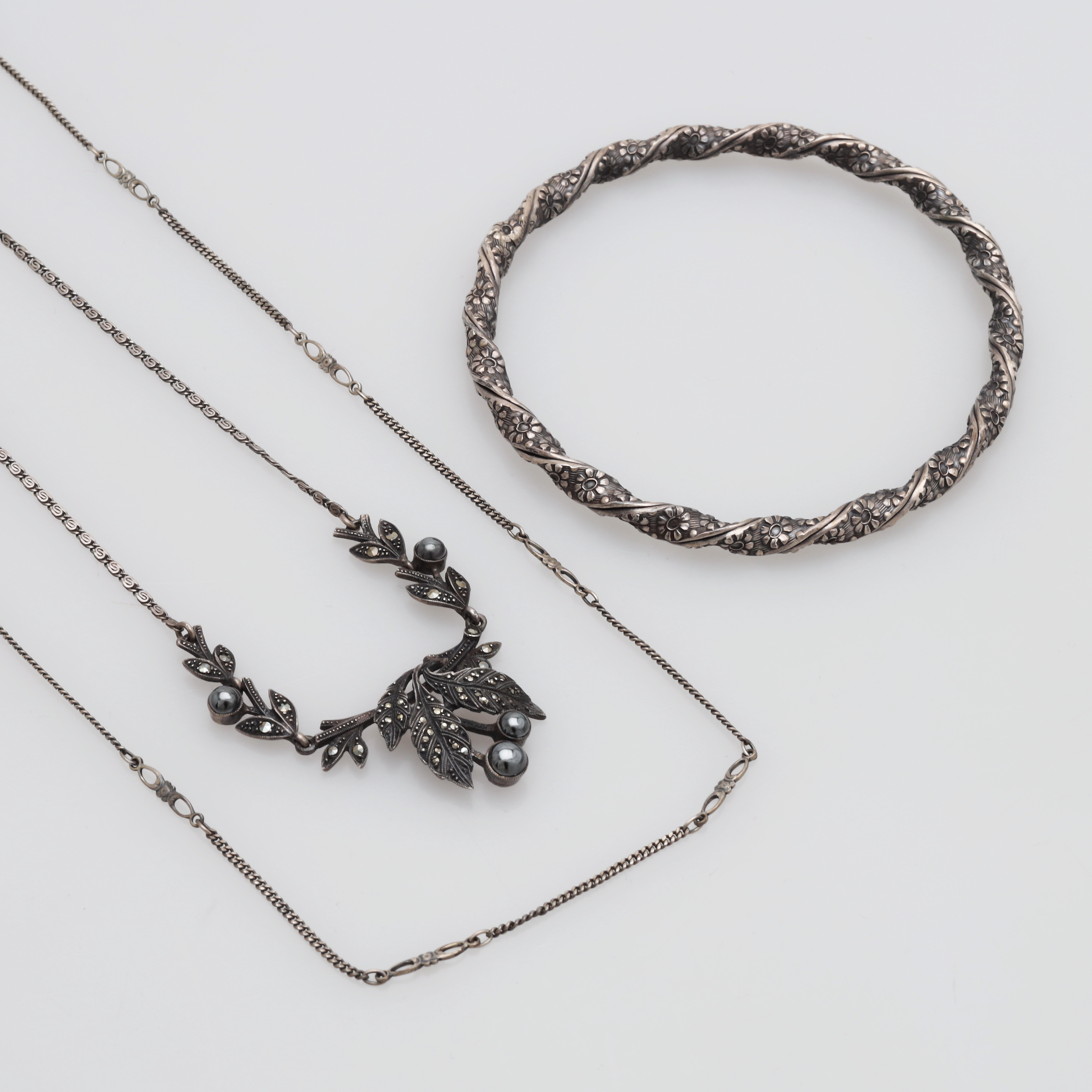 HALSBAND, ARMRING, 3 delar, silver, totalvikt 46 gram.