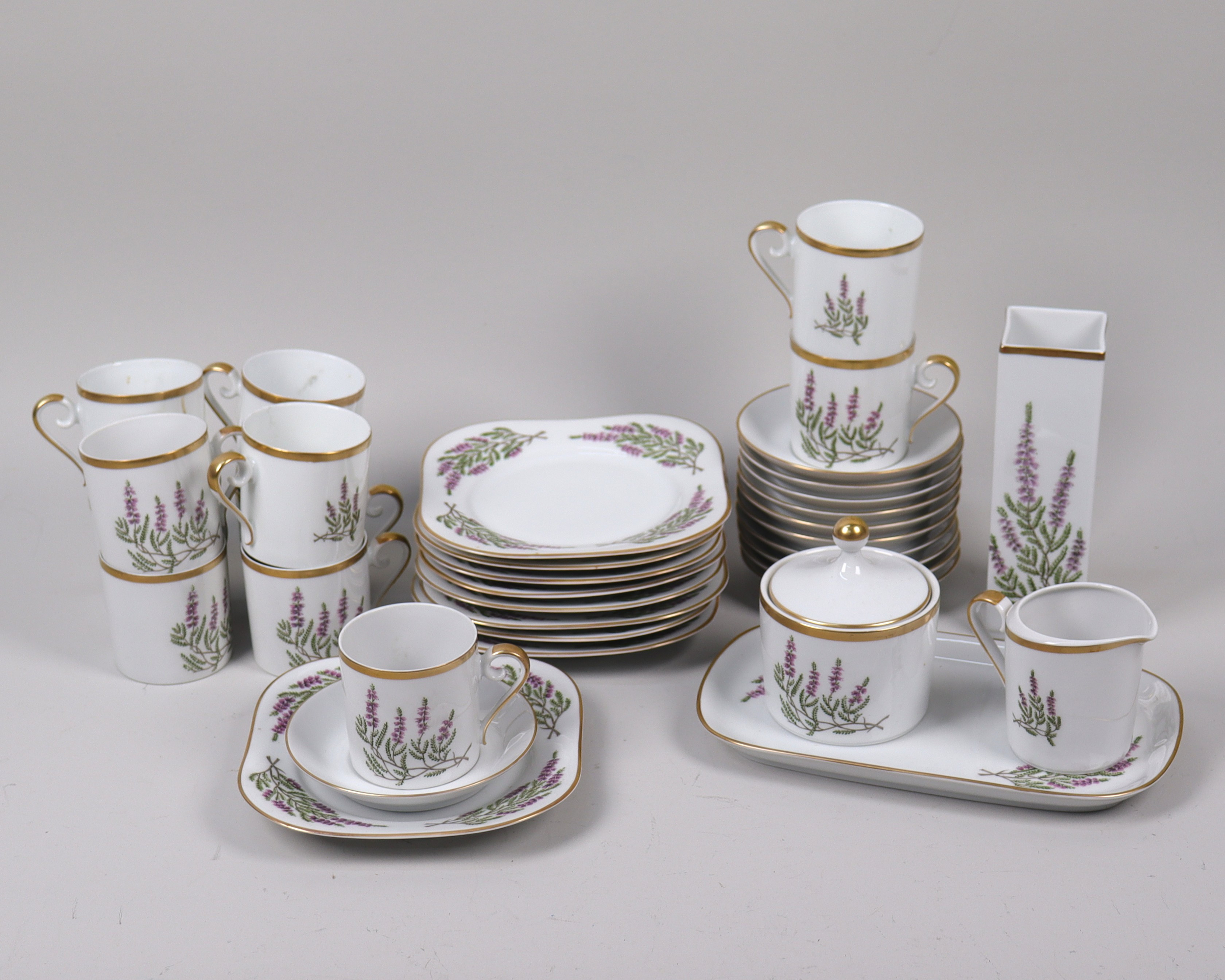 KAFFESERVIS, 35 delar, "Ljung Calluna Vulgaris", porslin, Hackefors.