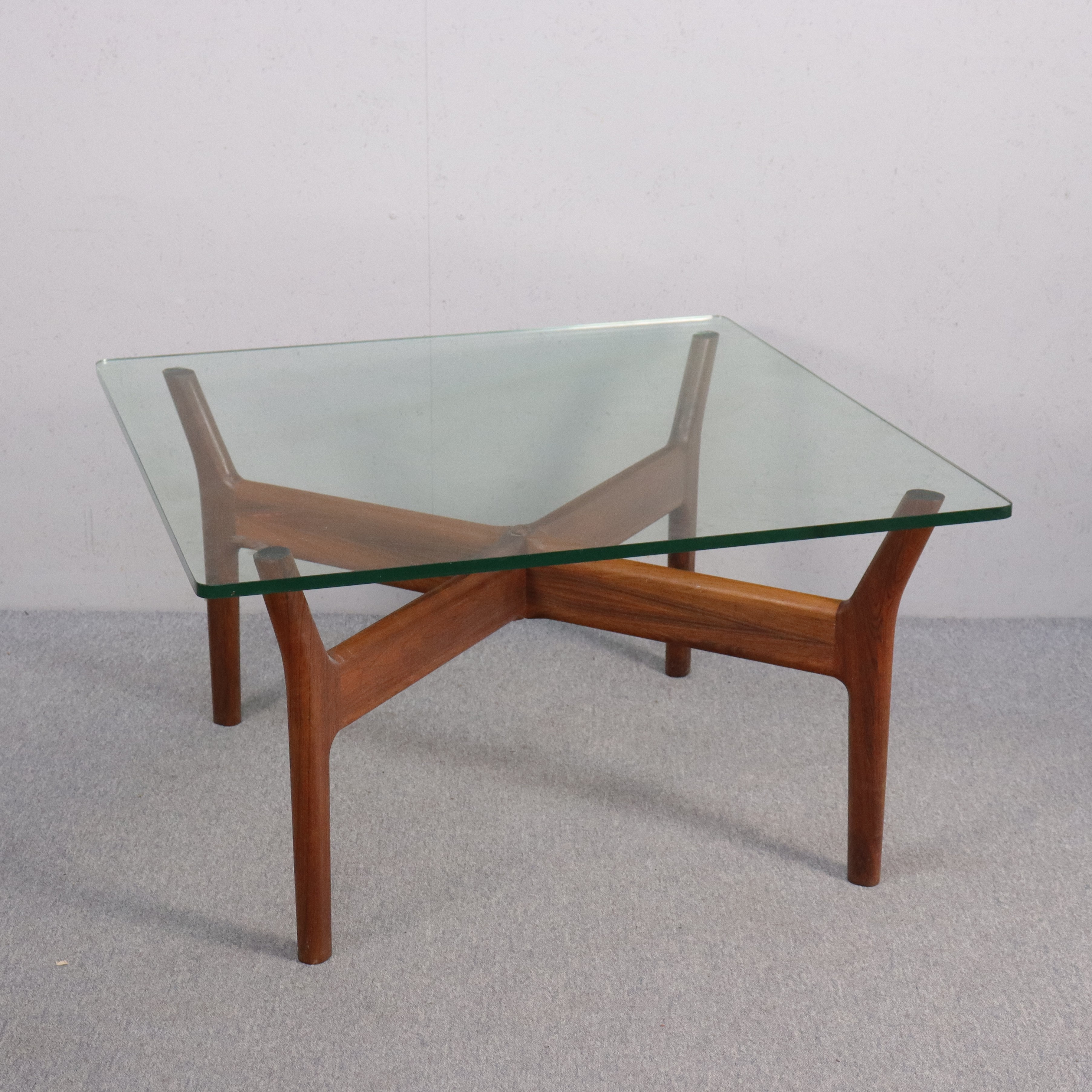 ALF  SVENSSON. "Prisma", soffbord, jakaranda och glas, Tingströms, Bra Bohag, 1960-tal.