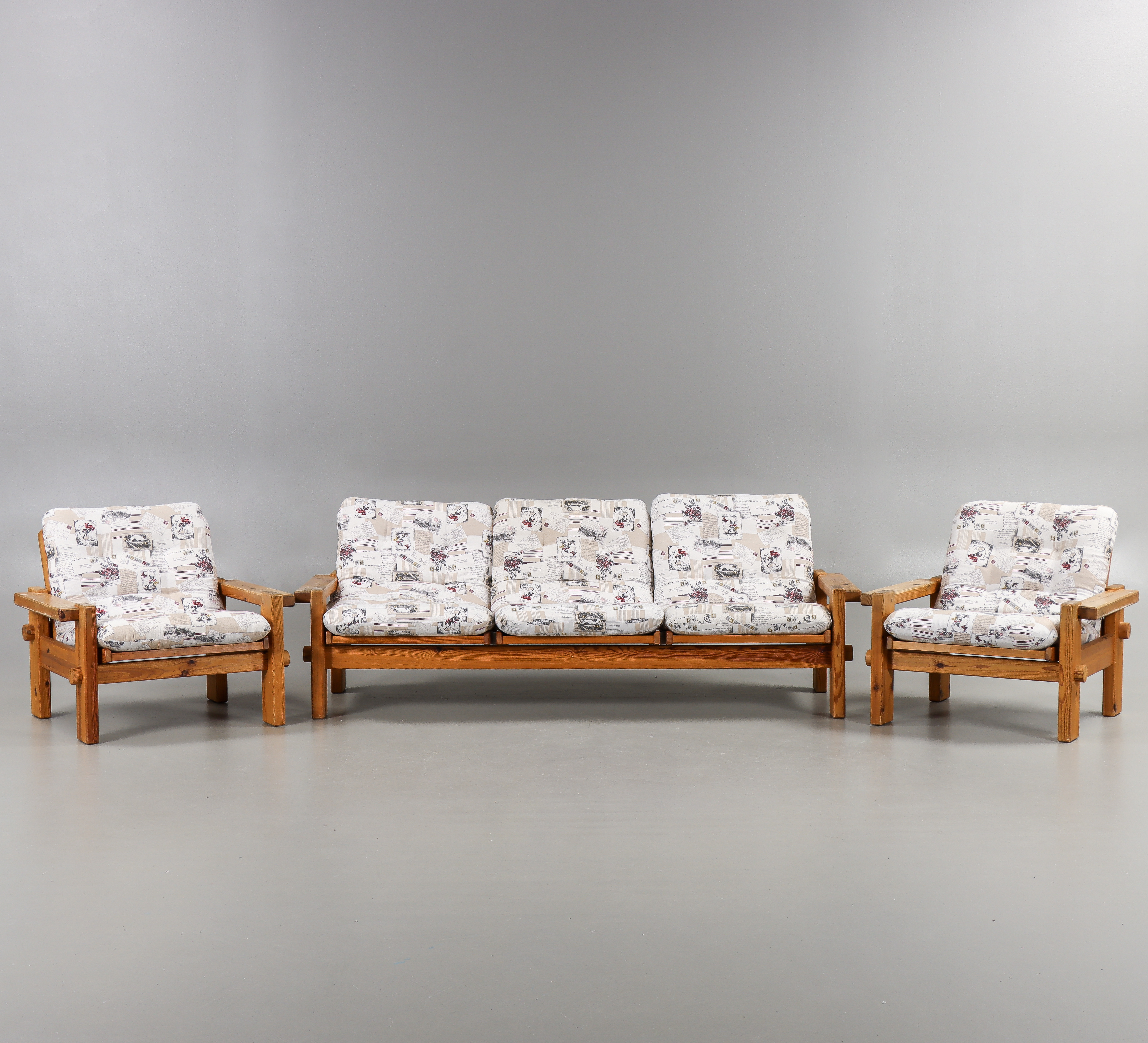 YNGVE EKSTRÖM. Soffa, samt fåtöljer, ett par, furu, Swedese, 1970-tal.