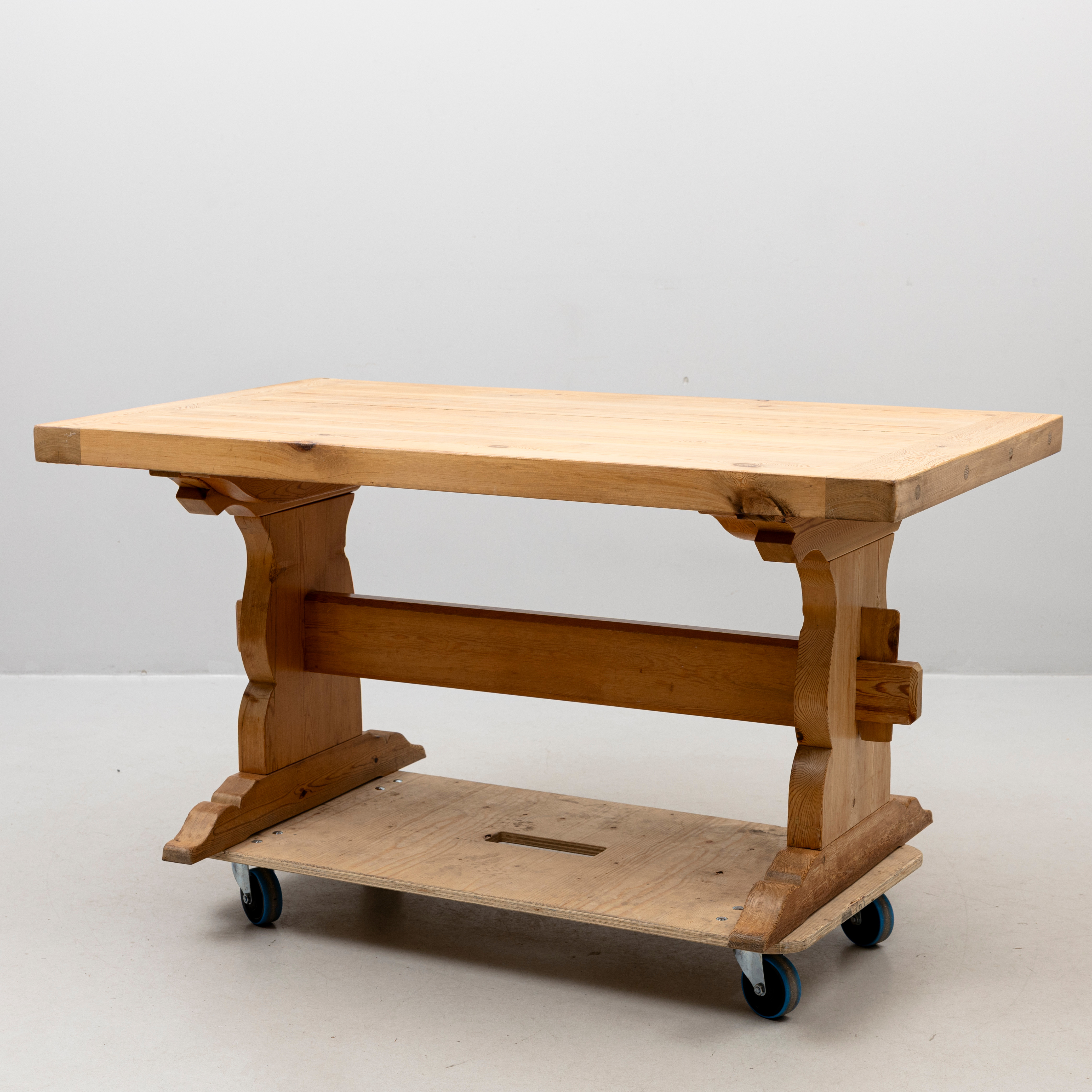 MATBORD/BOCKBORD, furu, signerat Ingrid Hjelte, Siljansnäs 1975.