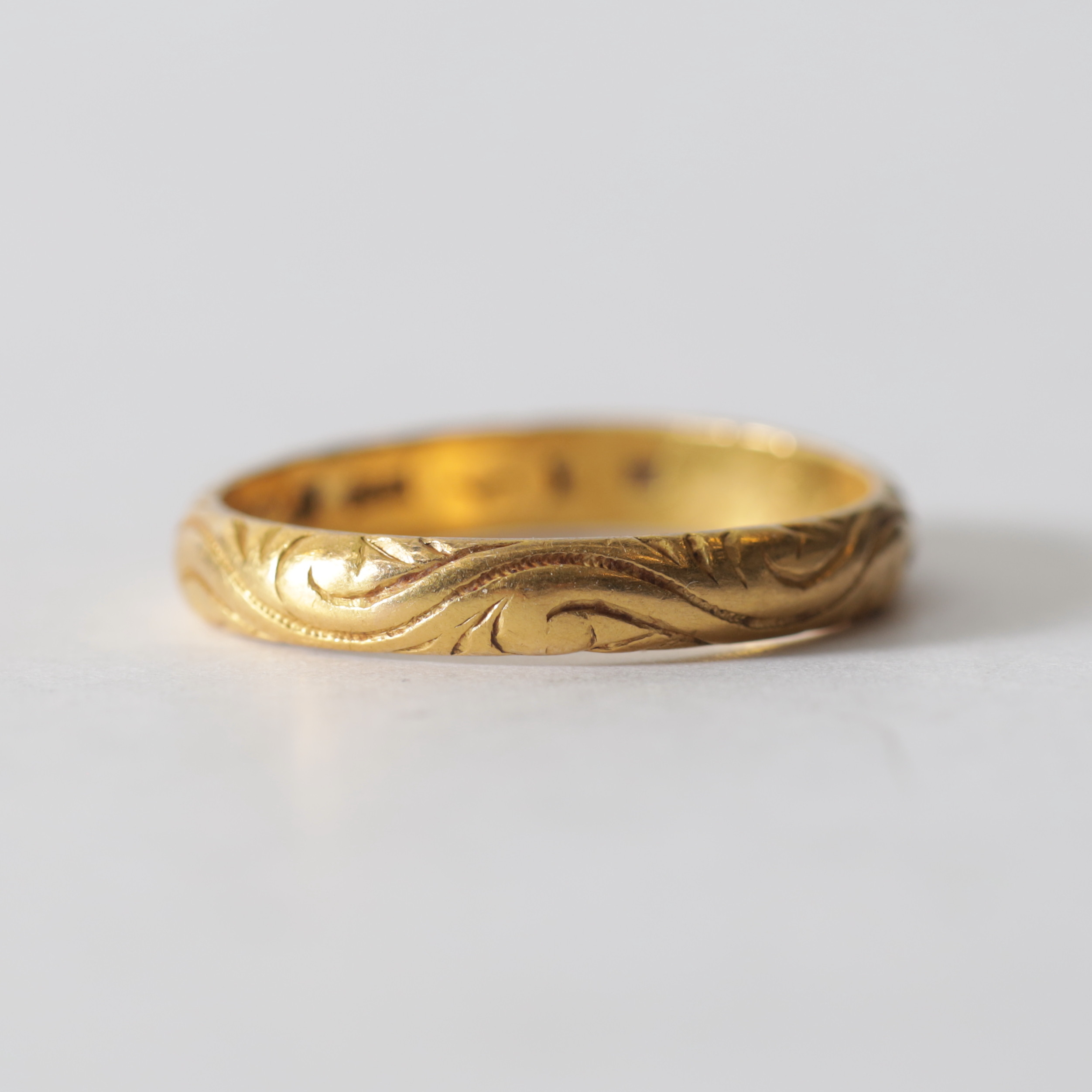 RING, 23K guld. Totalvikt ca 5 gram.