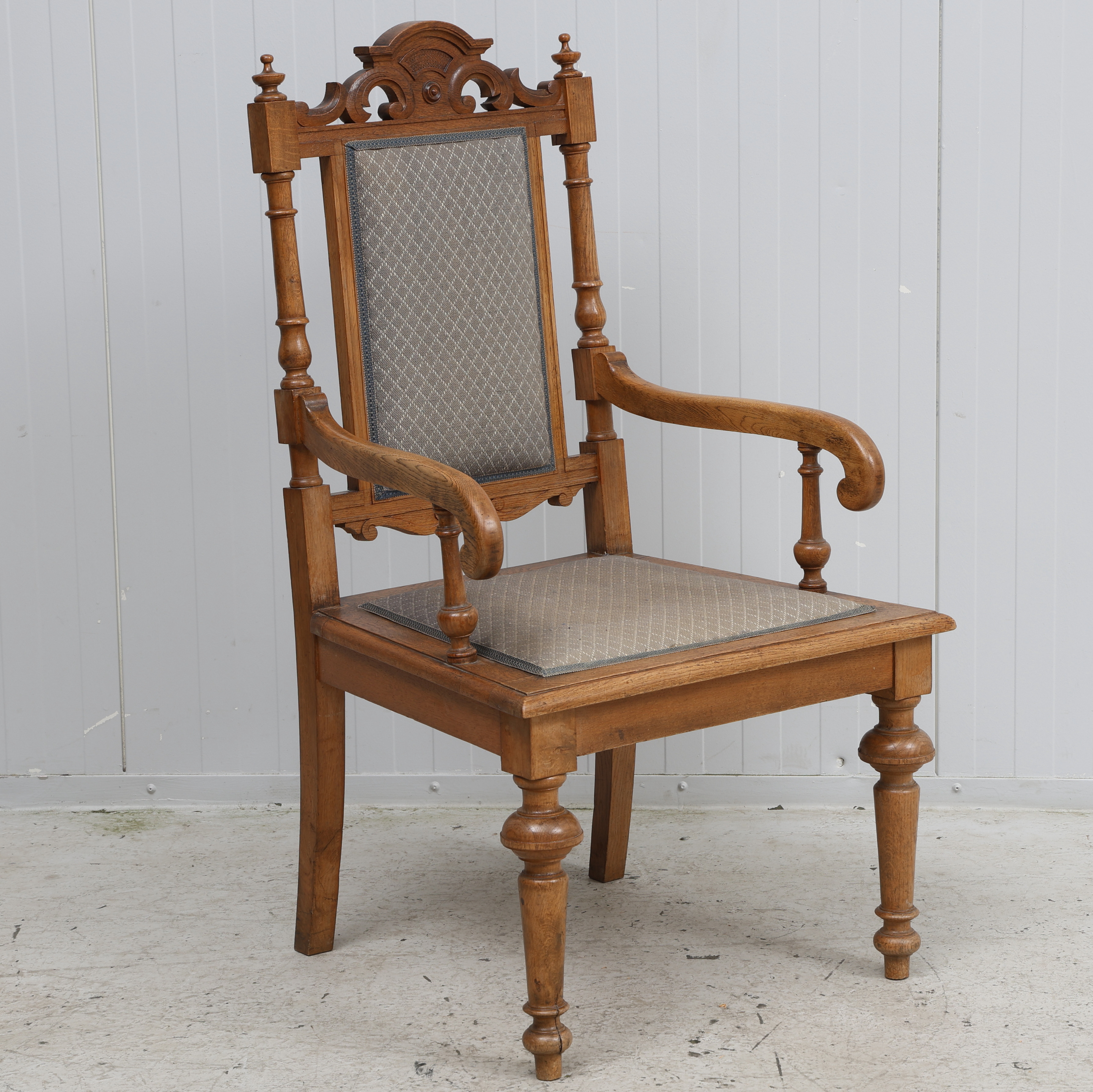 KARMSTOL, nyrenässans, 1800/1900-tal.
