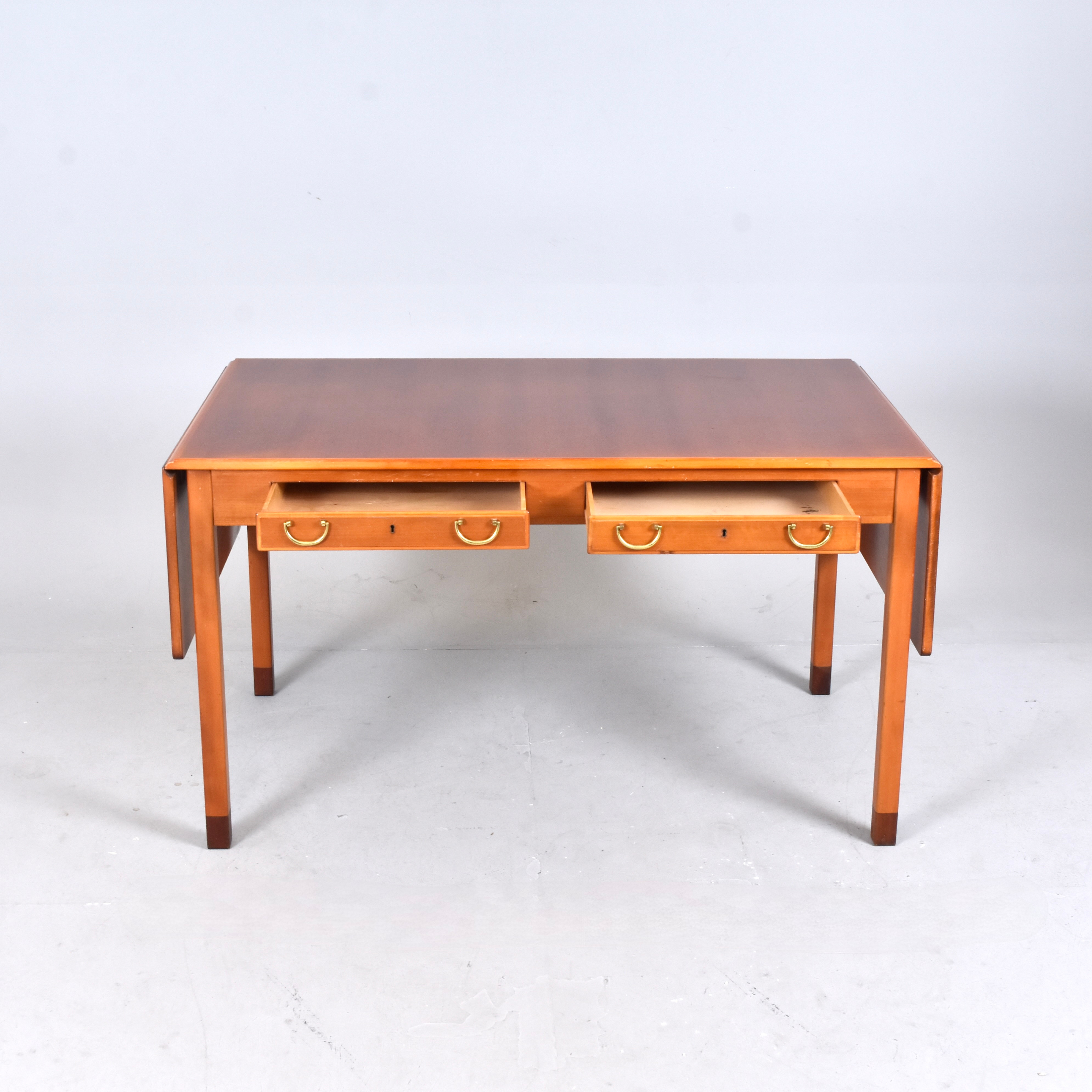 DAVID ROSÉN. skrivbord med klaffar, mahogny, NK:s verkstäder, Futura-serien, modell 590-026, daterat 2 2 1951.