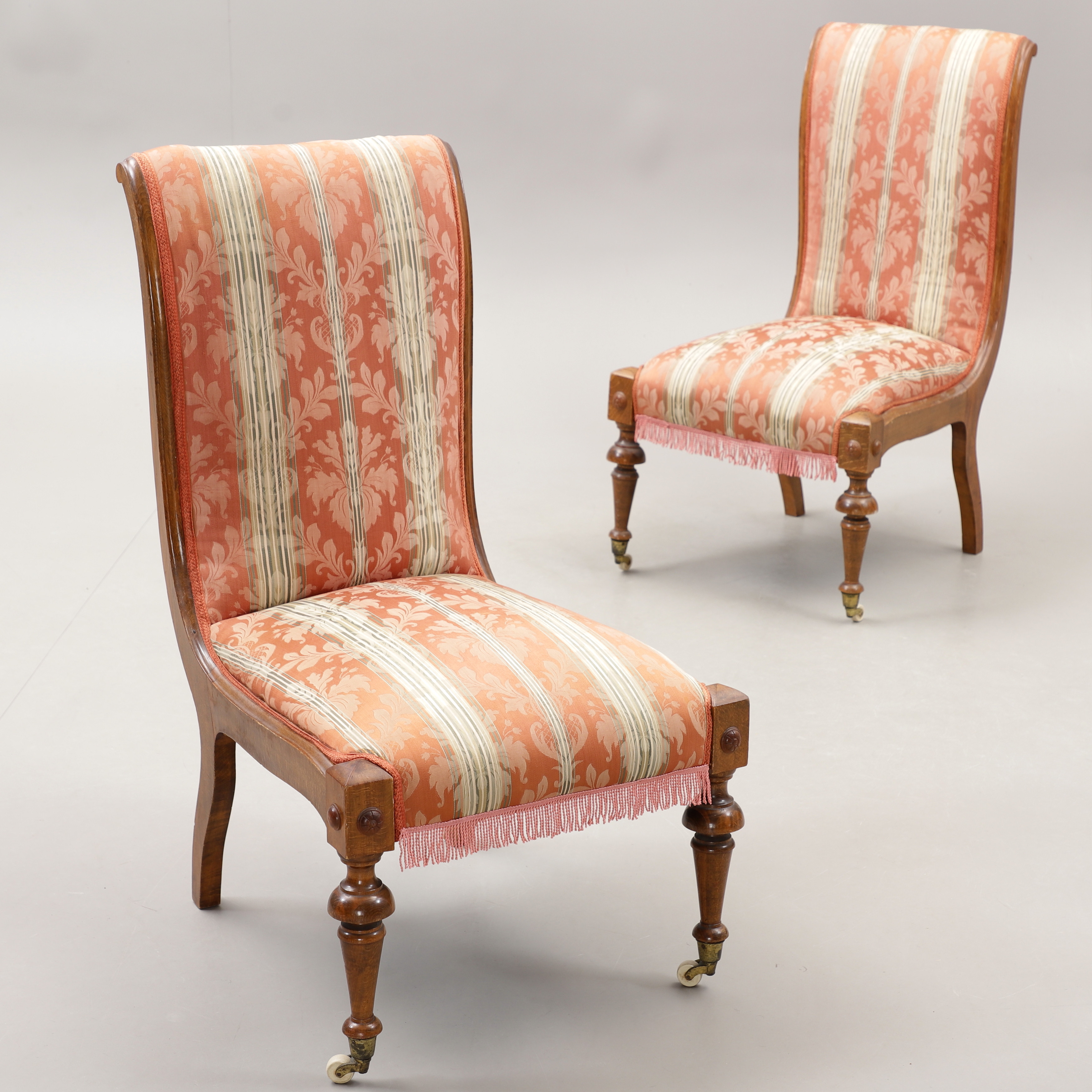 SVANSTOLAR, ett par, nyrenässans, 1800/1900 -tal.