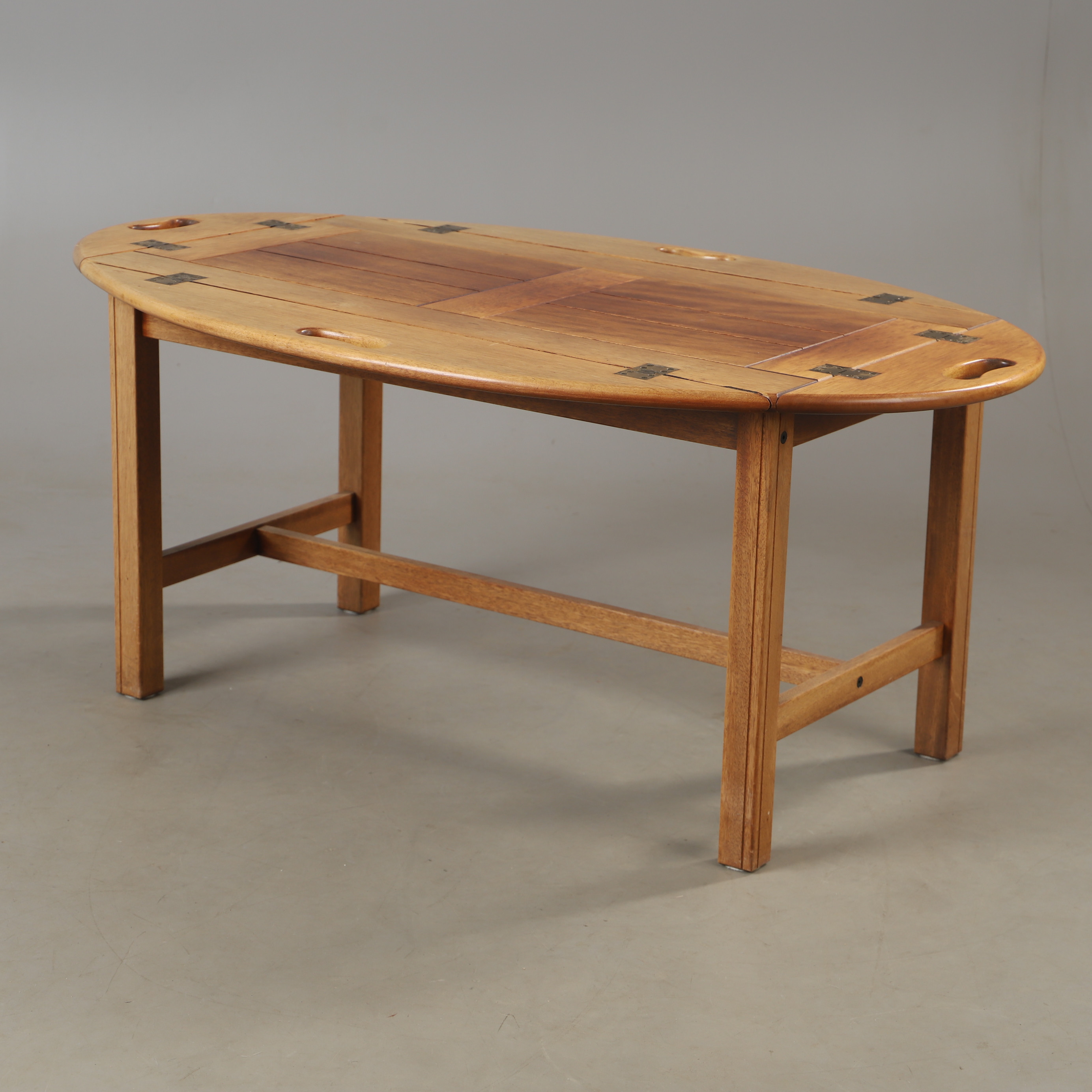 SOFFBORD, mahogny, 1900-talets andra hälft.
