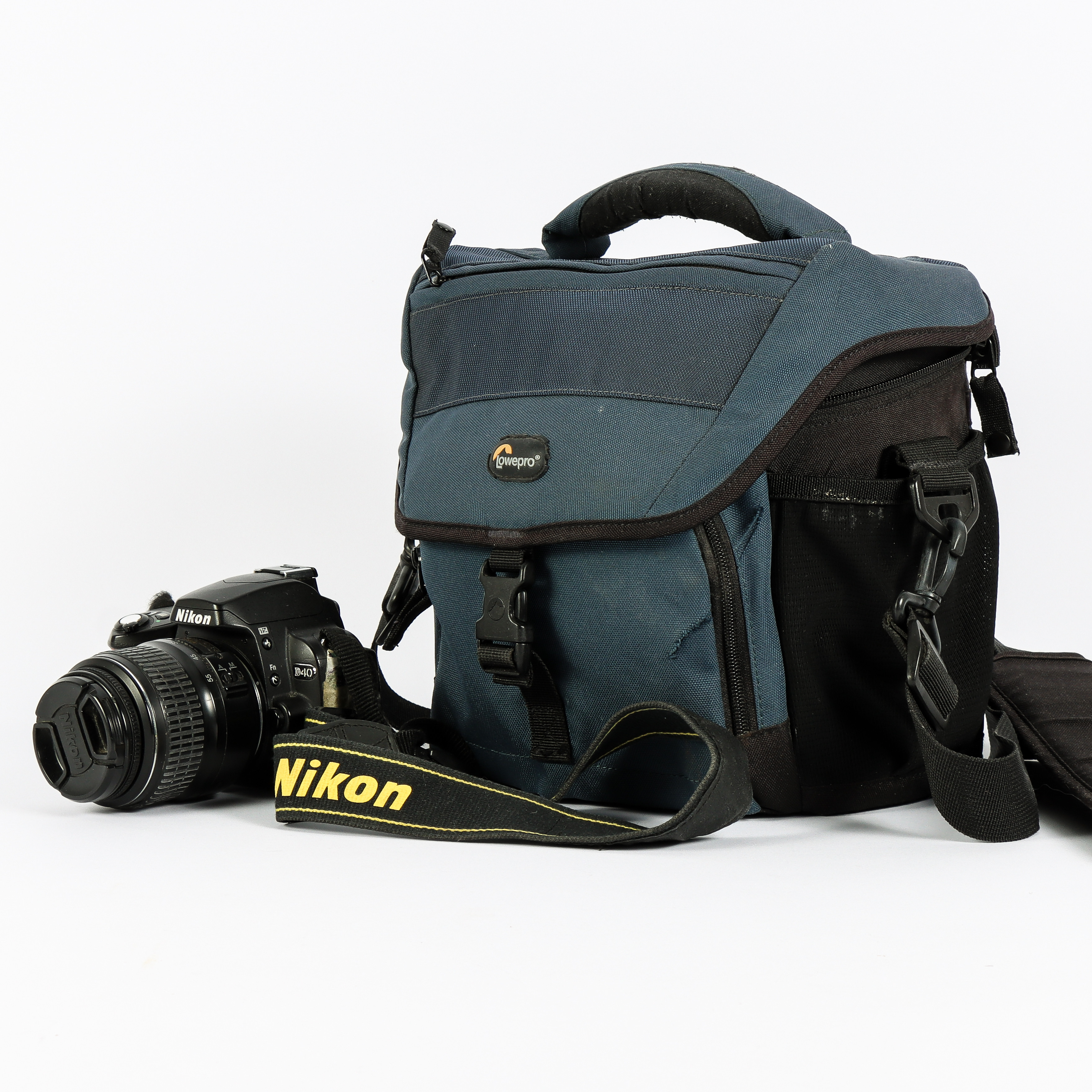 NIKON D40 Digital Systemkamera, Med objektiv Nikkor AF-S DX 18-55 mm & väska.