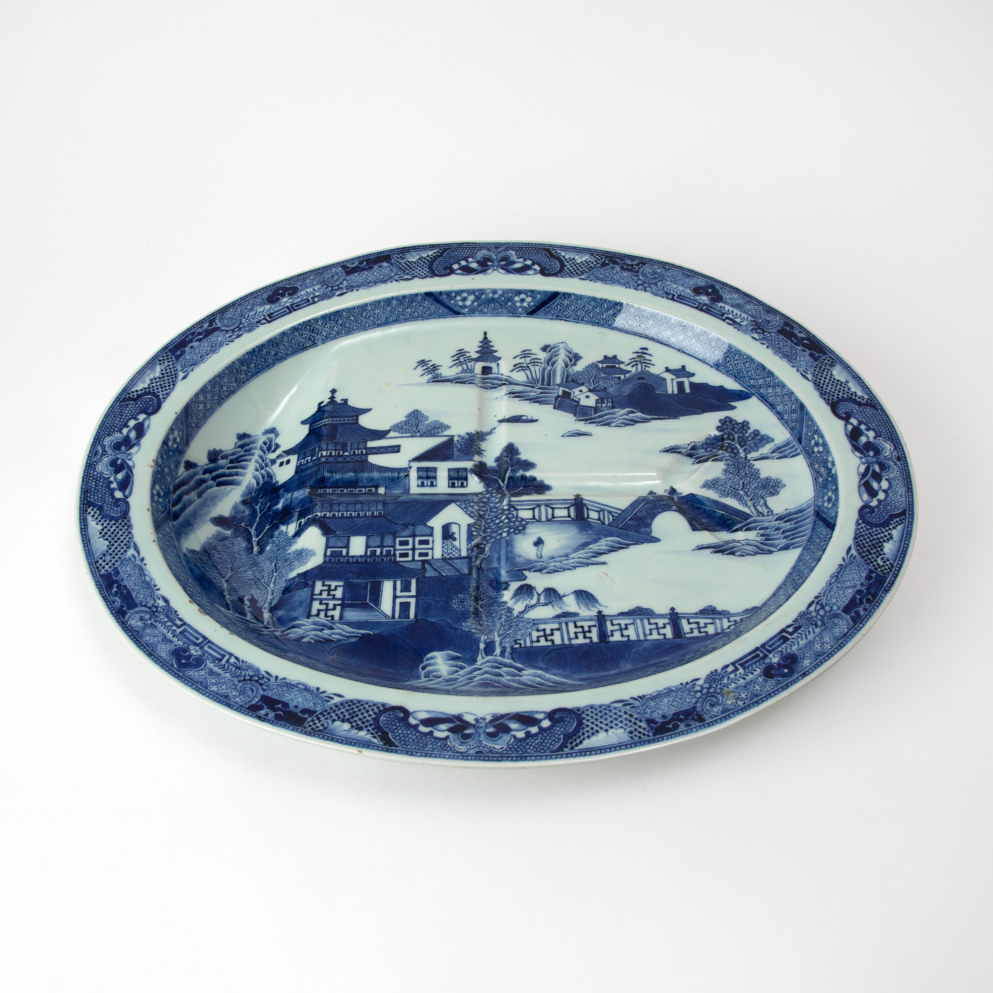 FISKFAT, porslin, Kina, Jiaqing (1796-1820).