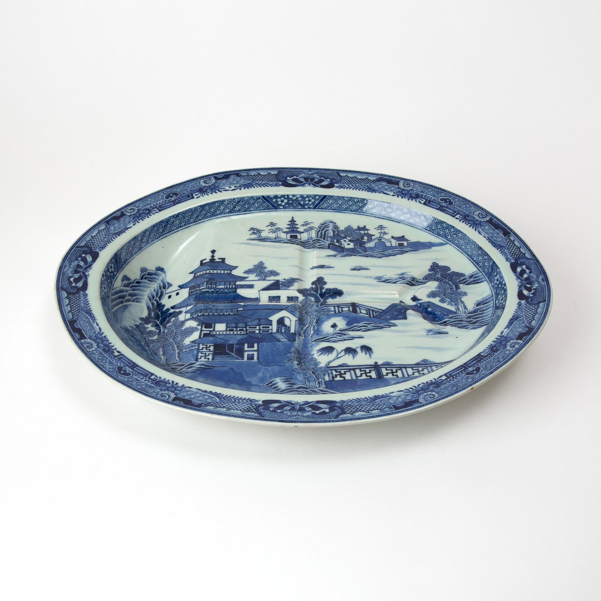 FISKFAT, porslin, Kina, Jiaqing (1796-1820).