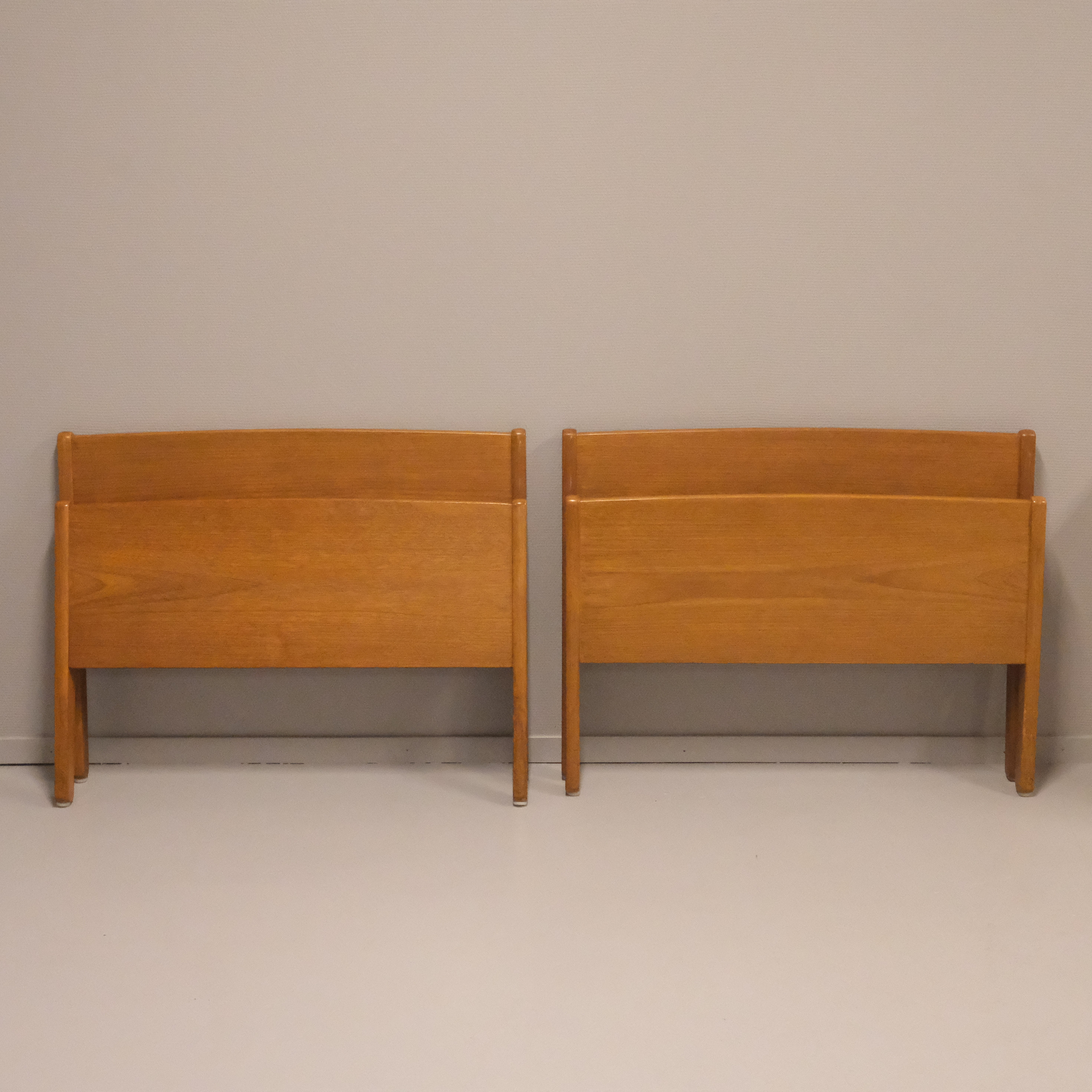 SÄNGGAVLAR, 2 PAR, TEAK.