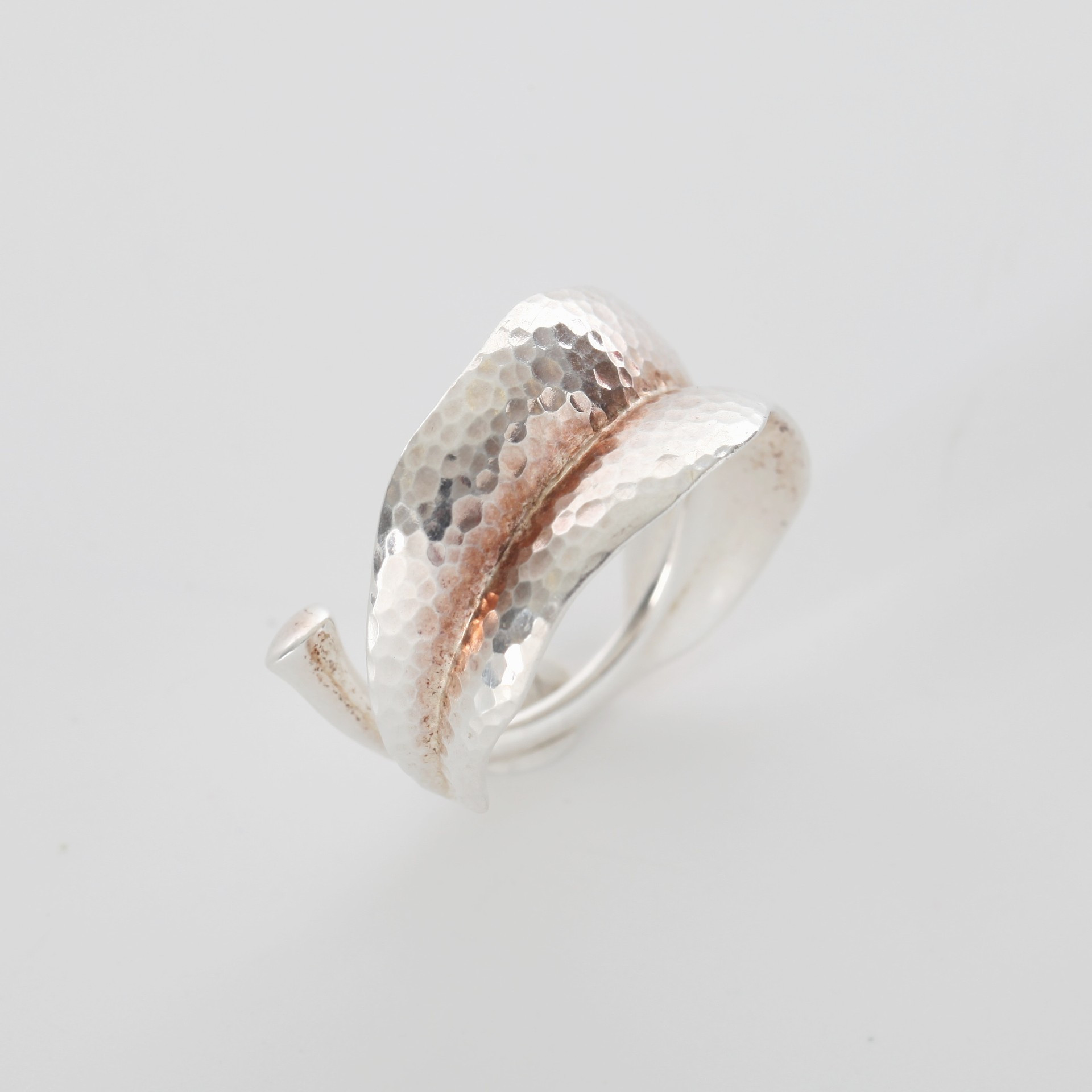 CHARLOTTE LYNGGAARD. Ring "Leaves", sterlingsilver, Ole Lynggard, Danmark.