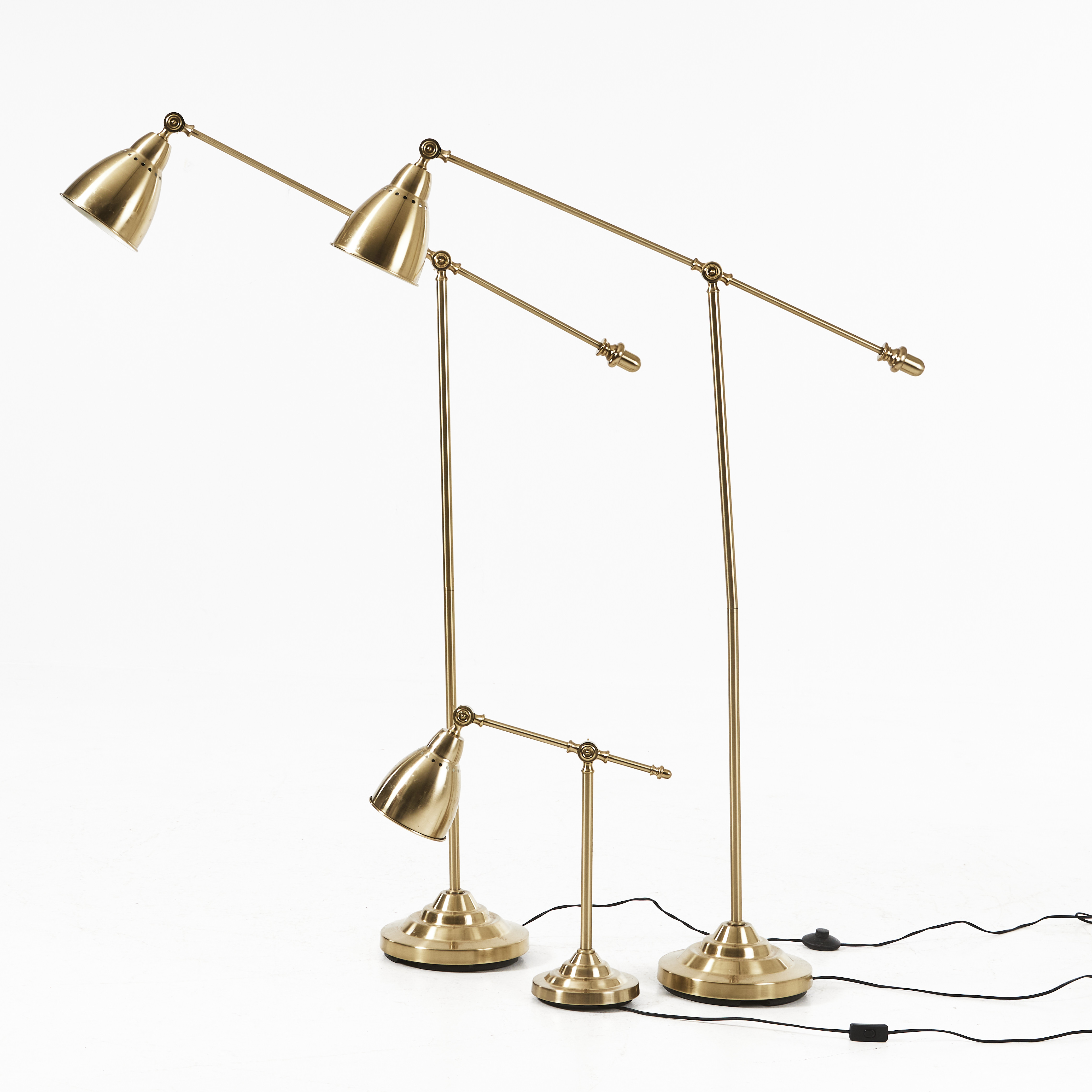 GOLVLAMPOR, 2 st., BORDSLAMPA, nutid, mässing.
