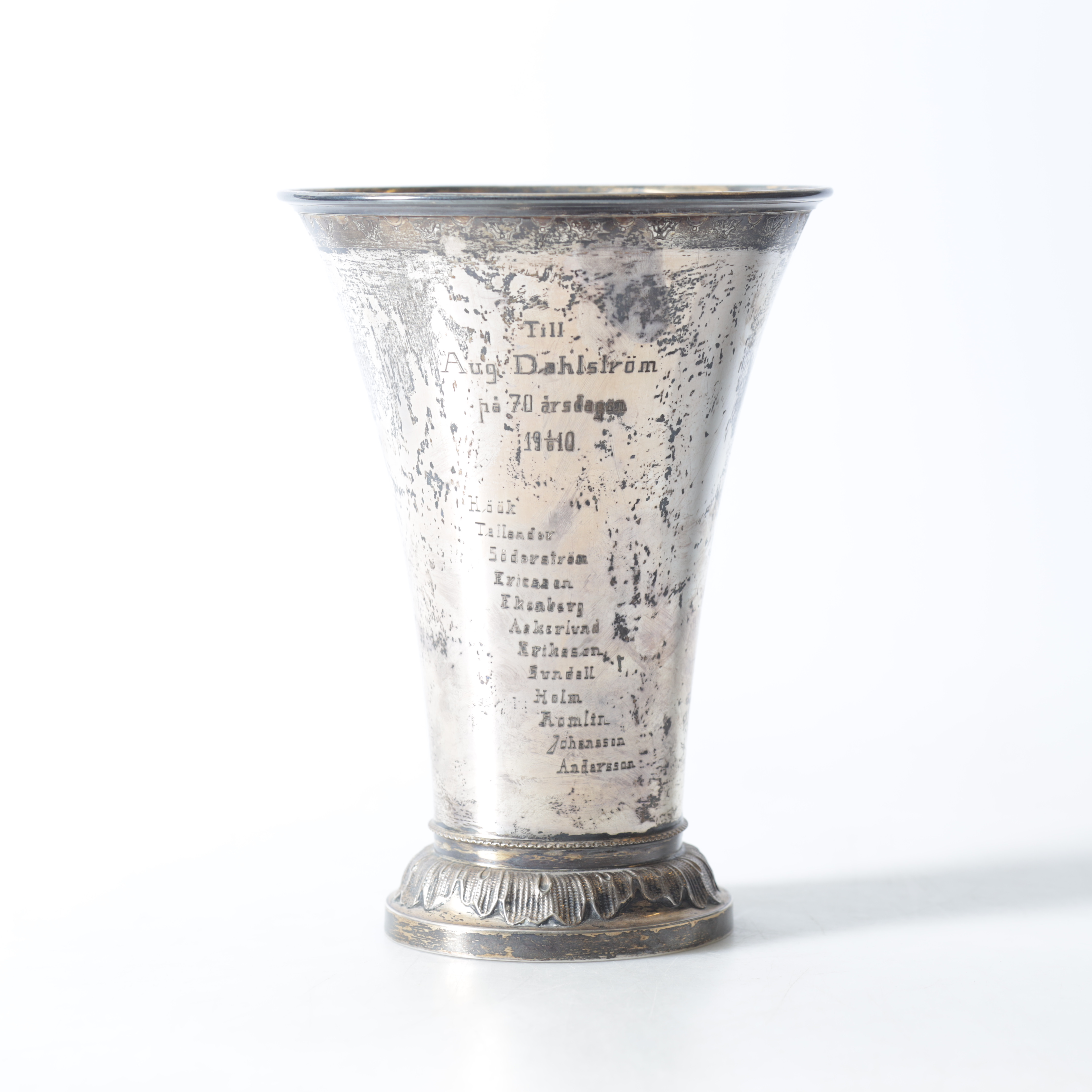 POKAL, silver, Guldsmedsaktiebolaget, Stockholm, 1906. Totalvikt ca 492,5 gram.