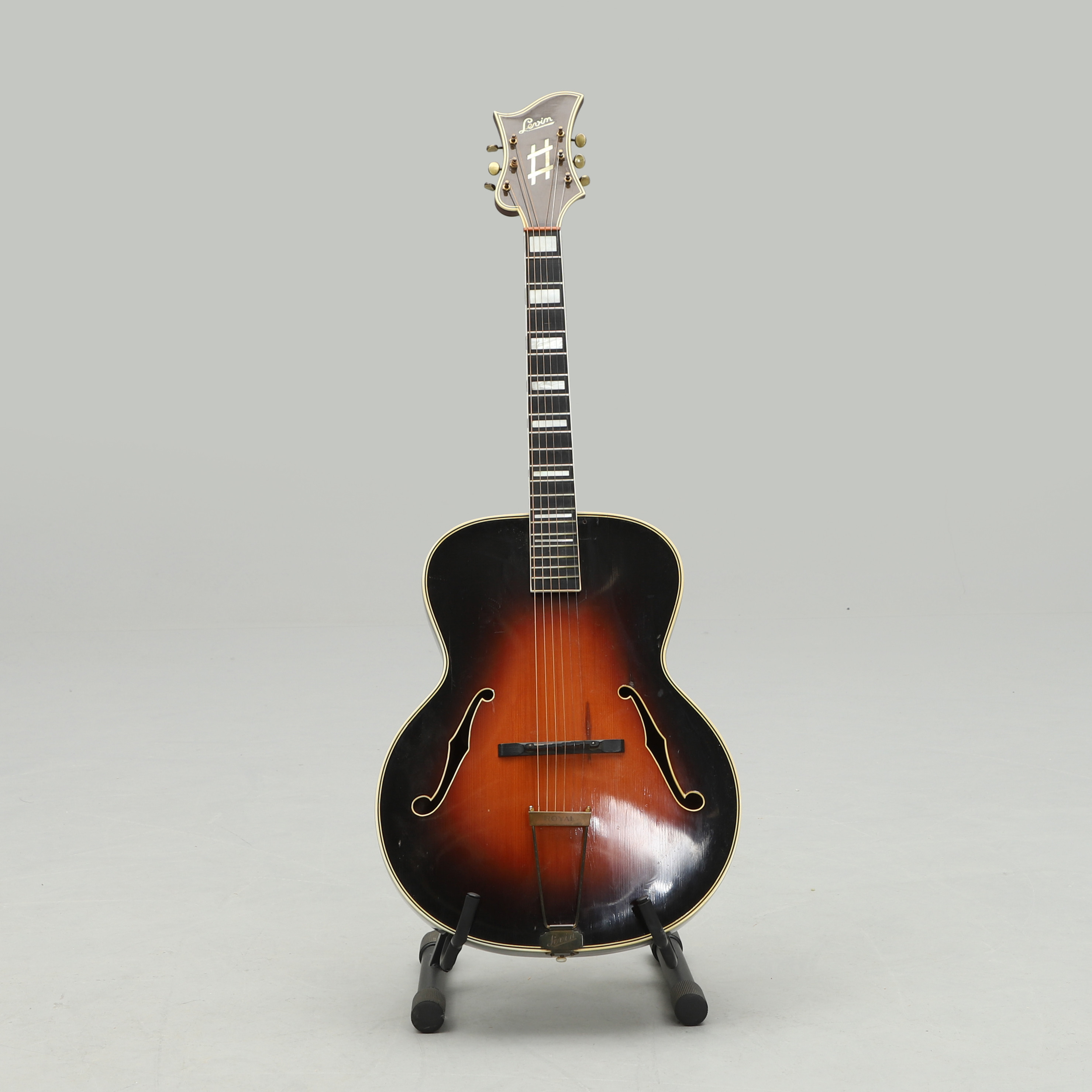 ORKESTERGITARR, Levin Royal, 1950-tal.