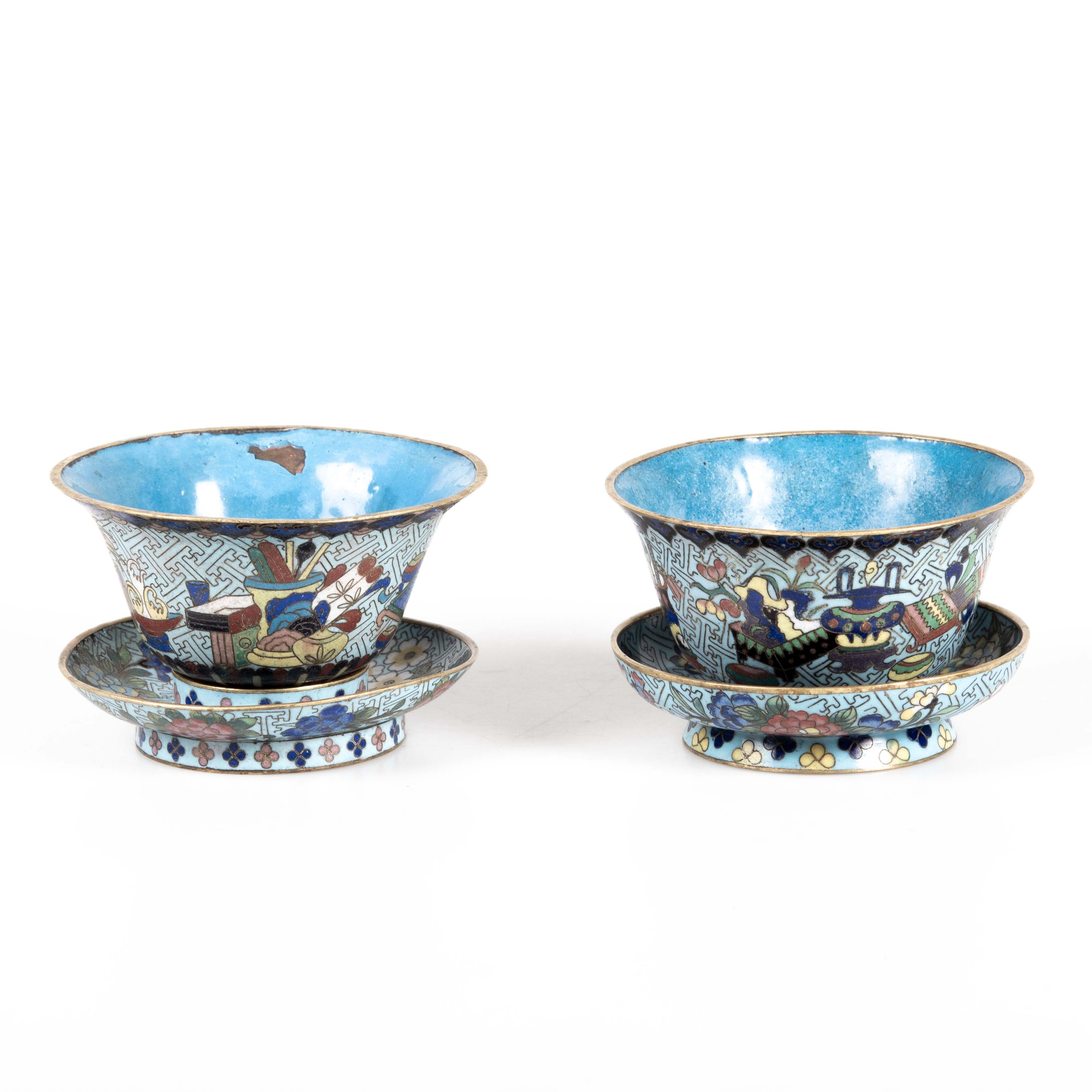 SKÅL PÅ LÖS FOT 2 st, Cloisonné, Kina, 18-1900-tal.