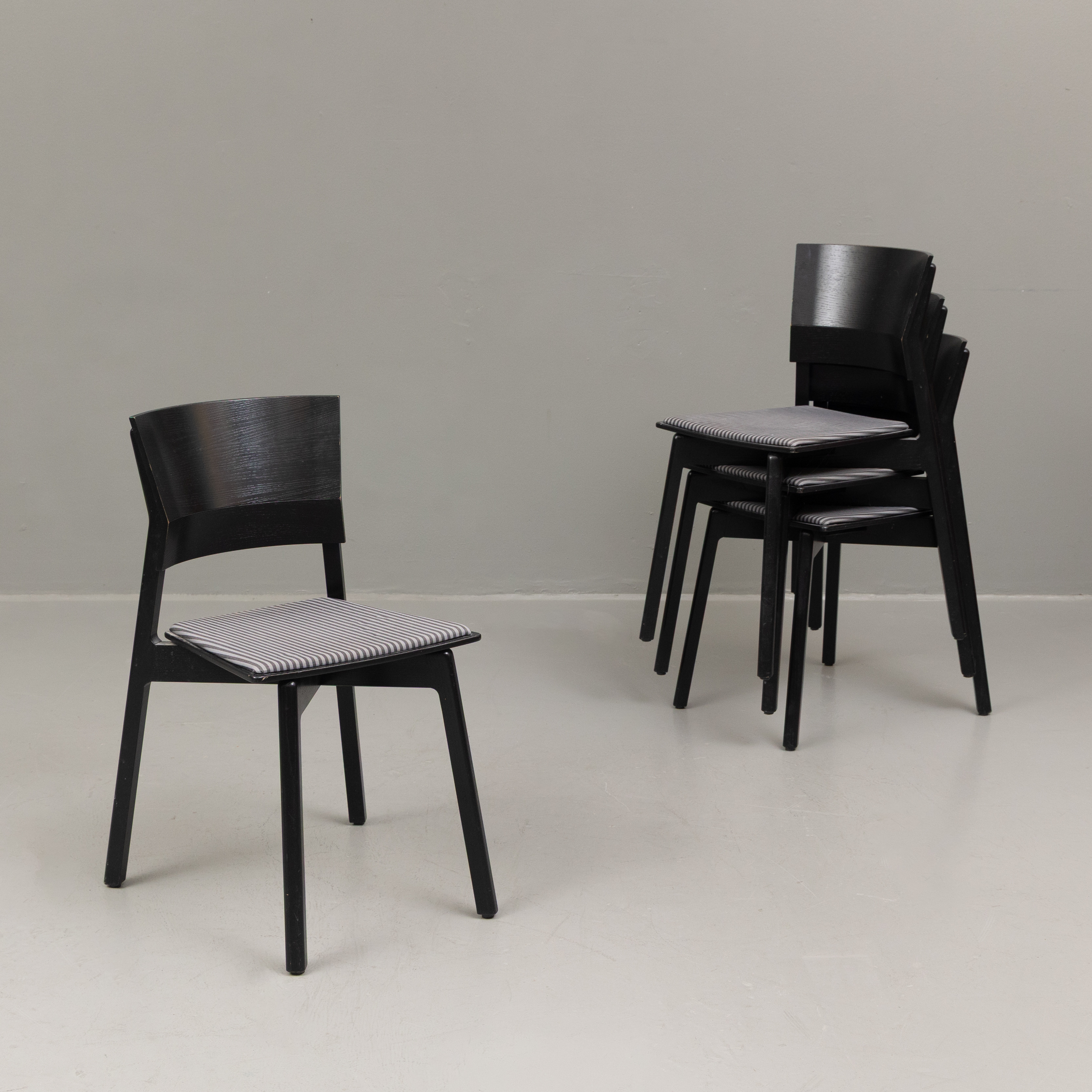 MATILDA LINDBLOM. Stolar "Excelsa", 4 st, ask, Stolab.