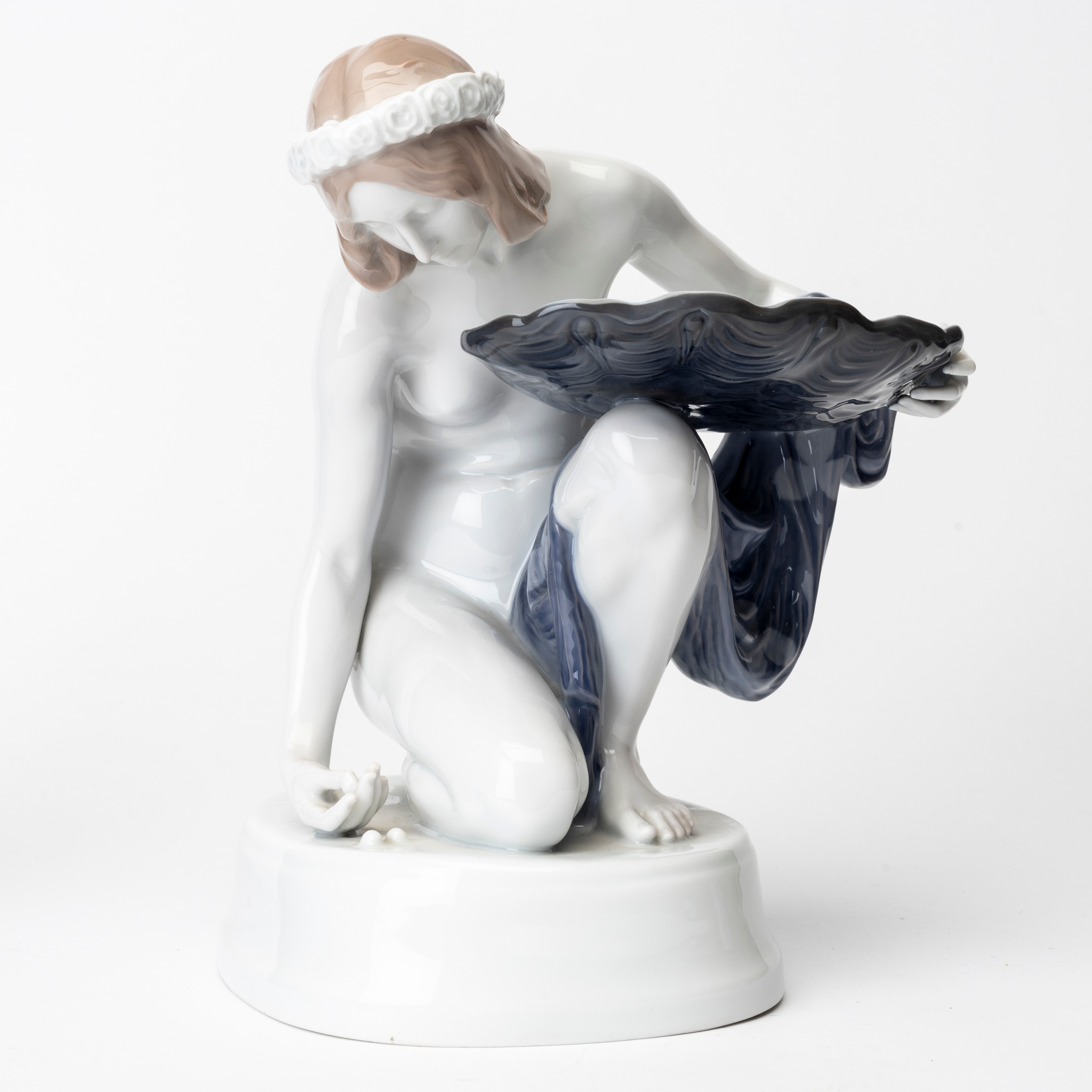 KARL HIMMELSTOSS. Figurin, porslin, "Pärlsökerskan", formgiven 1917, signerad, Rosenthal, Tyskland, 1900-talets andra hälft.