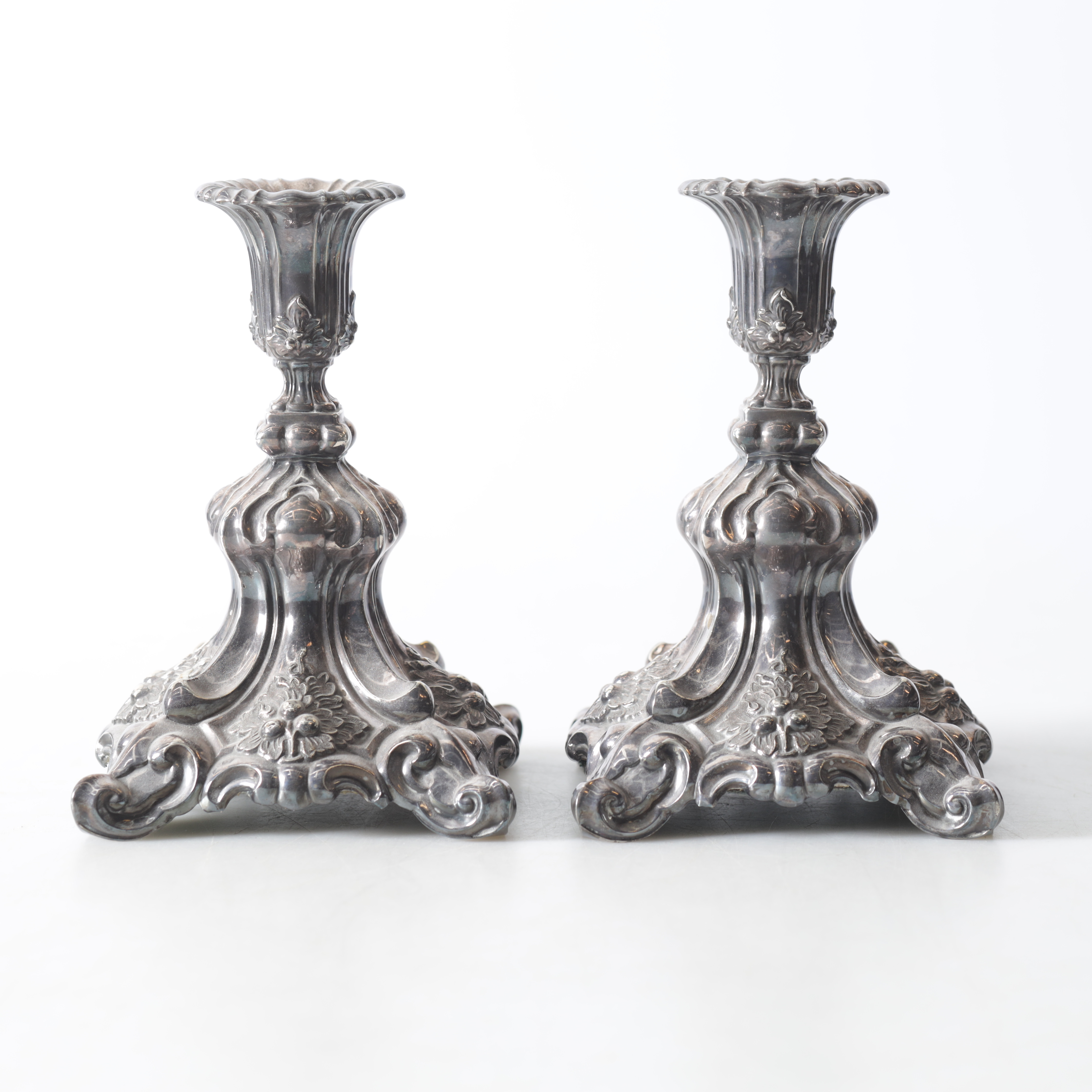 LJUSSTAKAR, 1 par, silver, rokoko-stil, 1900-tal.
