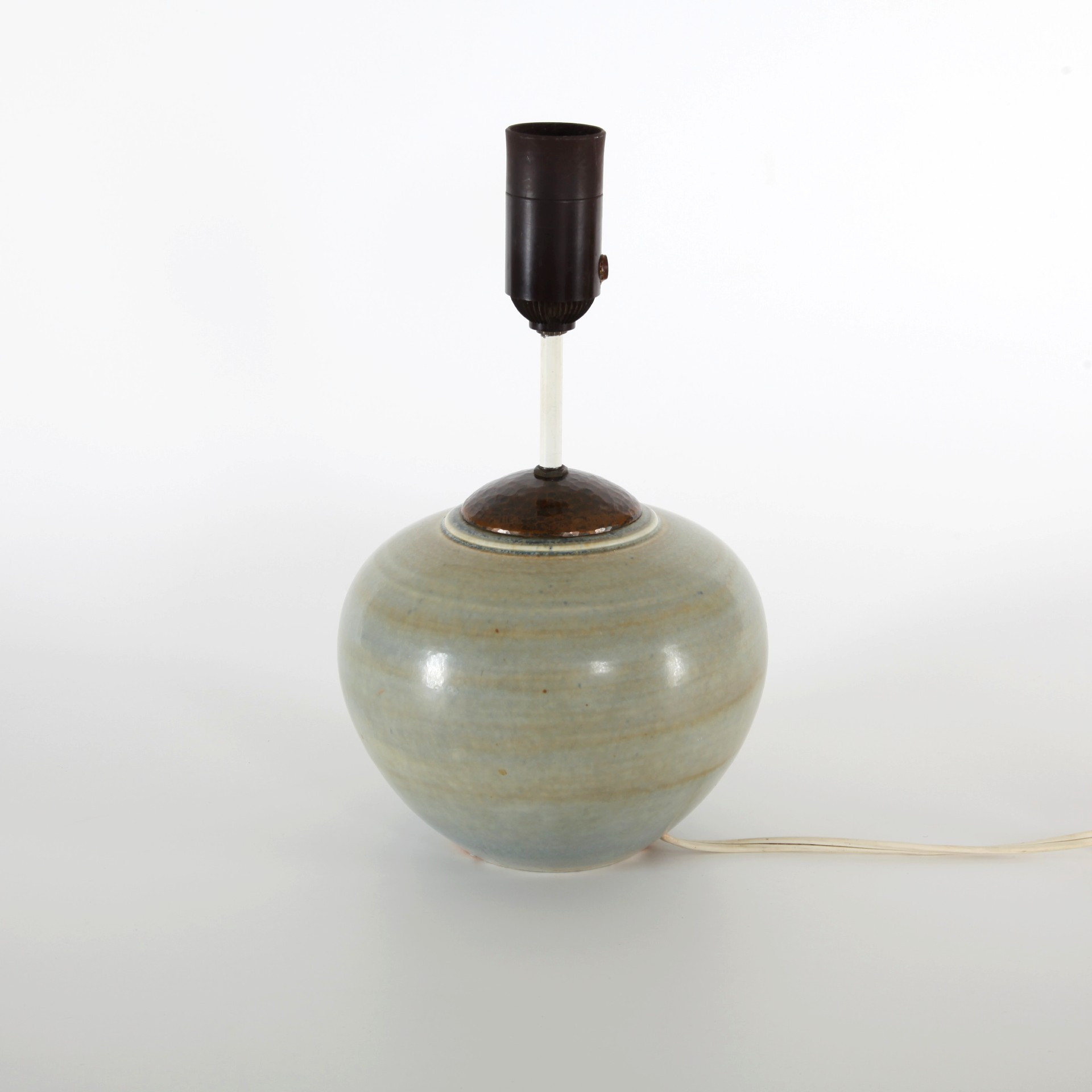 GERTRUD LÖNEGREN. 1905-1970. Bordslampa, Rörstrand.