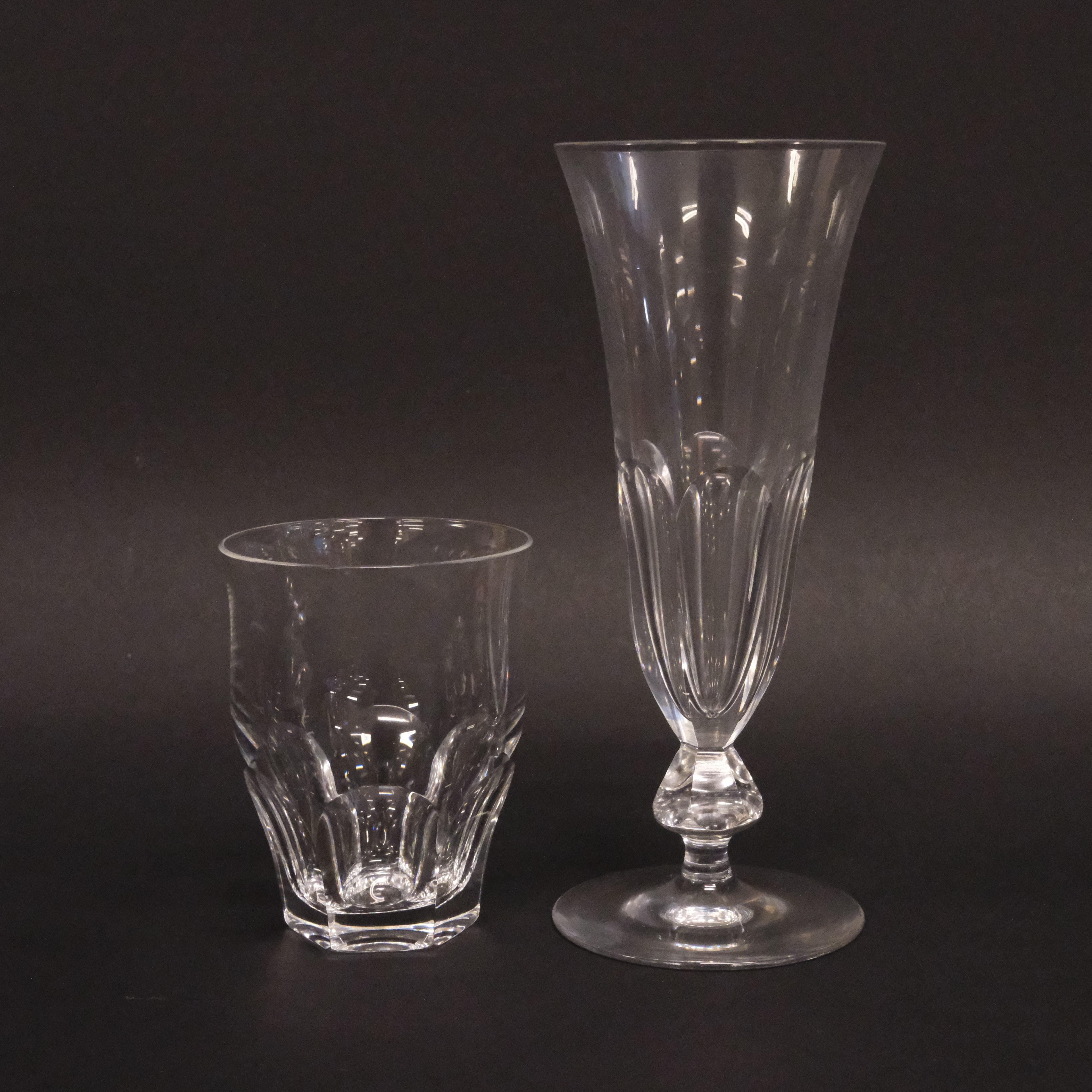 ELIS BEGH. GLASSERVISDELAR, KOSTA.