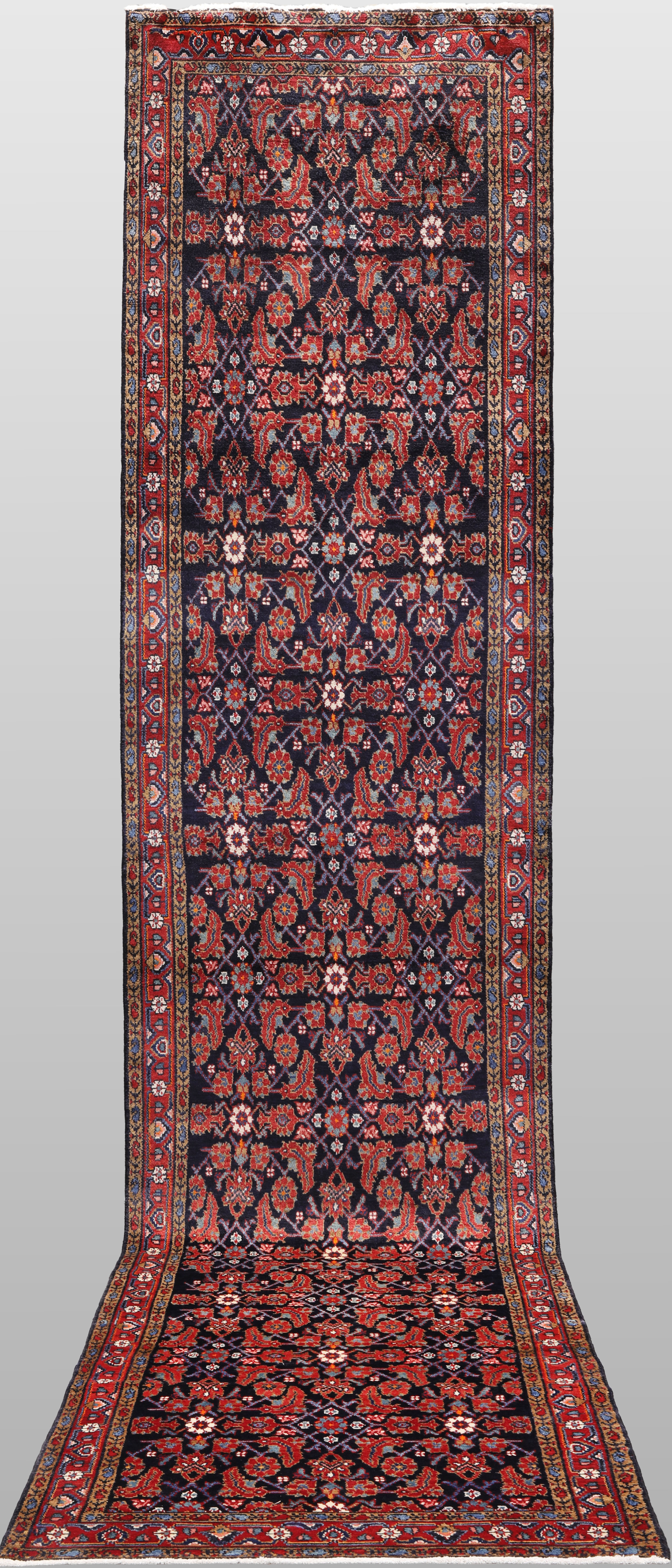 MATTA. Hamadan gallerimodell, 530 x 110 cm.