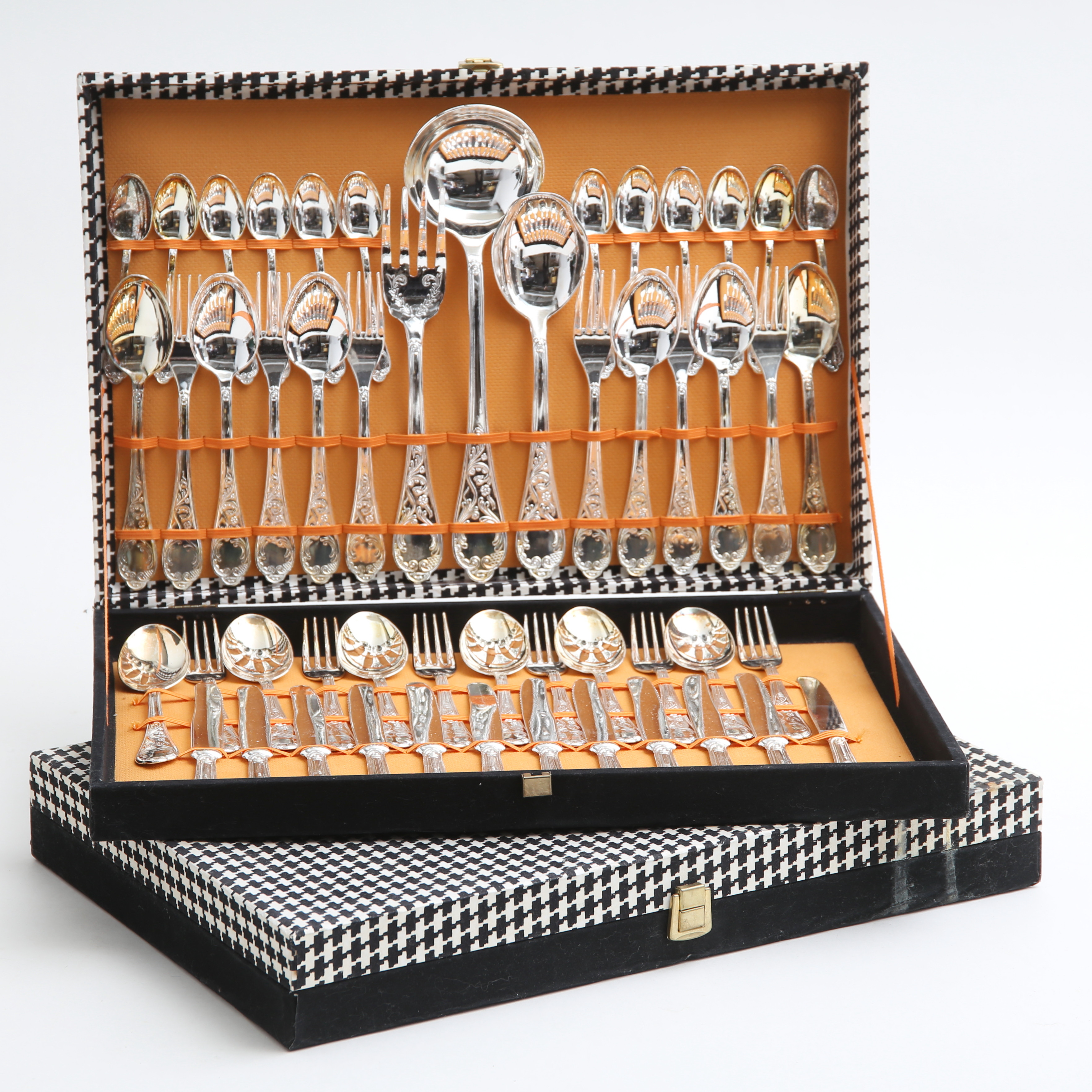 BESTICKUPPSÄTTNING, 78 delar, silverplated, Italien.