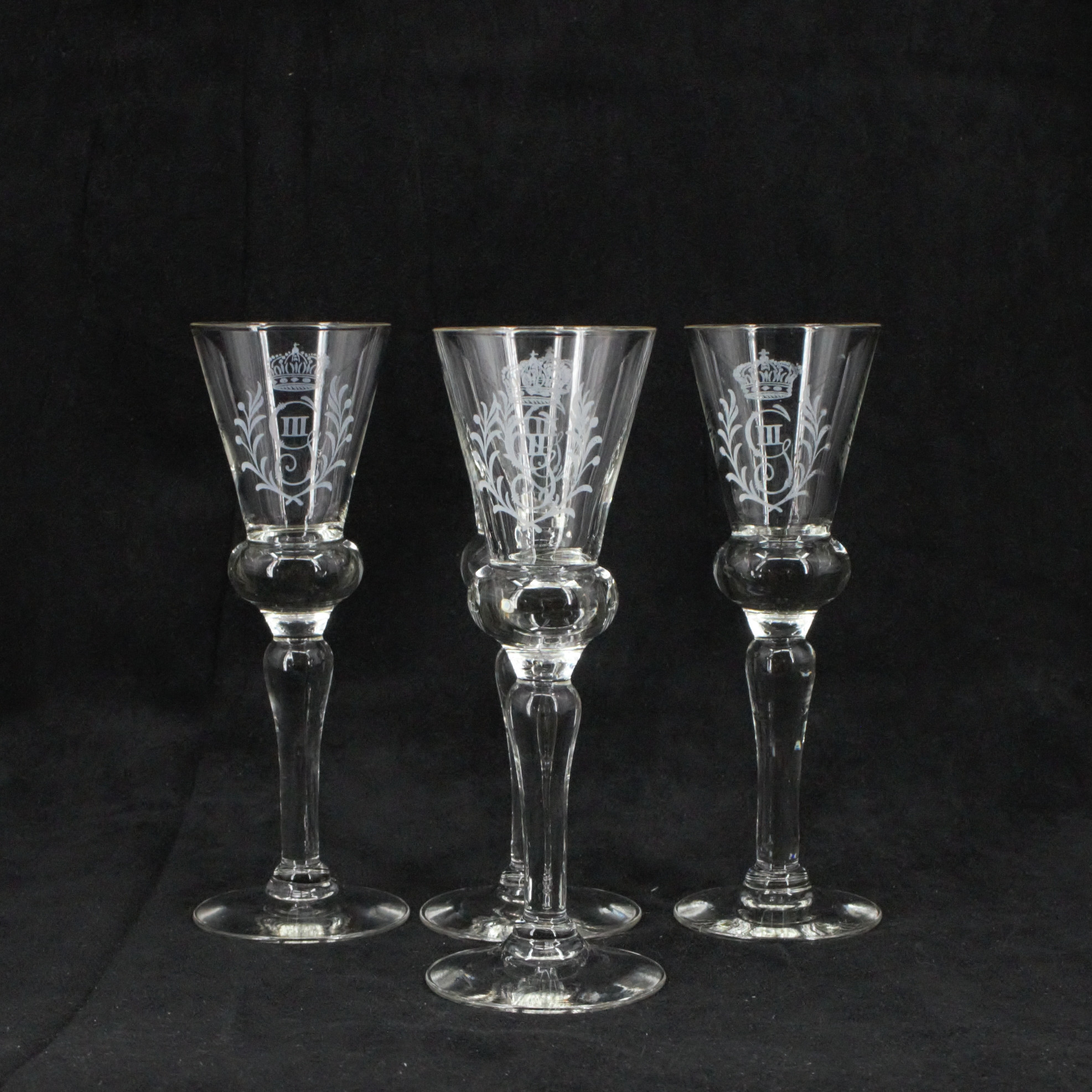 SNAPSGLAS, 4 delar, "Gustav III", Reijmyre, 1900-talets andra hälft.