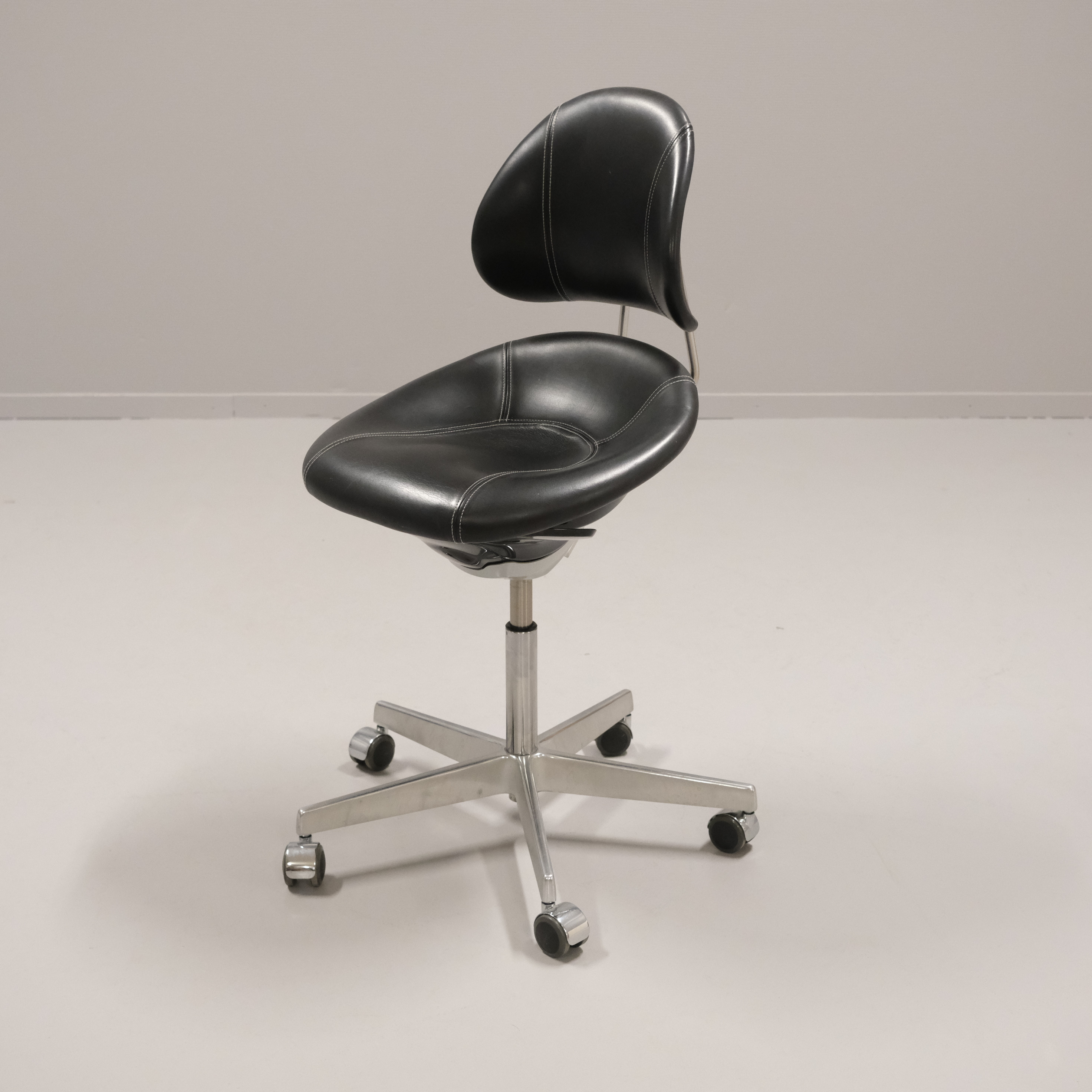 BRUNO MATHSSON. KONTORSSTOL, "SAGA", SUPPORT DESIGN.