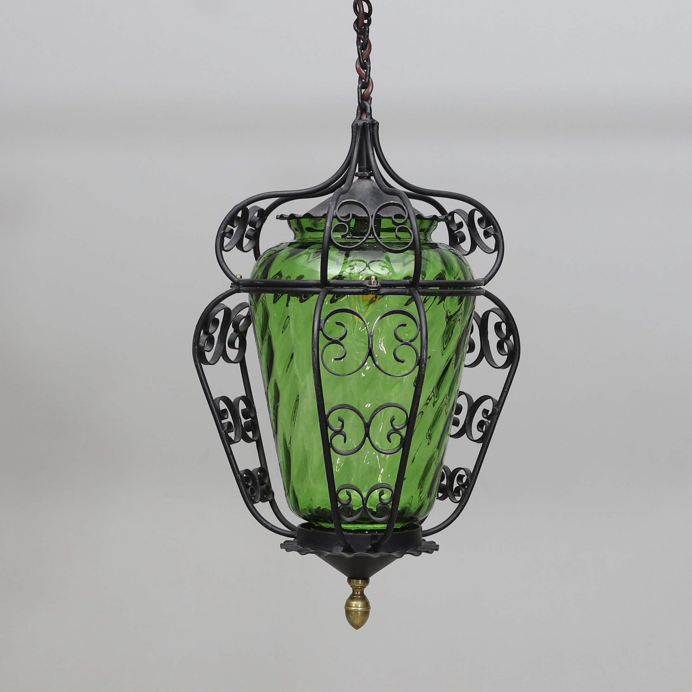 TAKLAMPA, metall och glas, 1900-talets andra hälft.