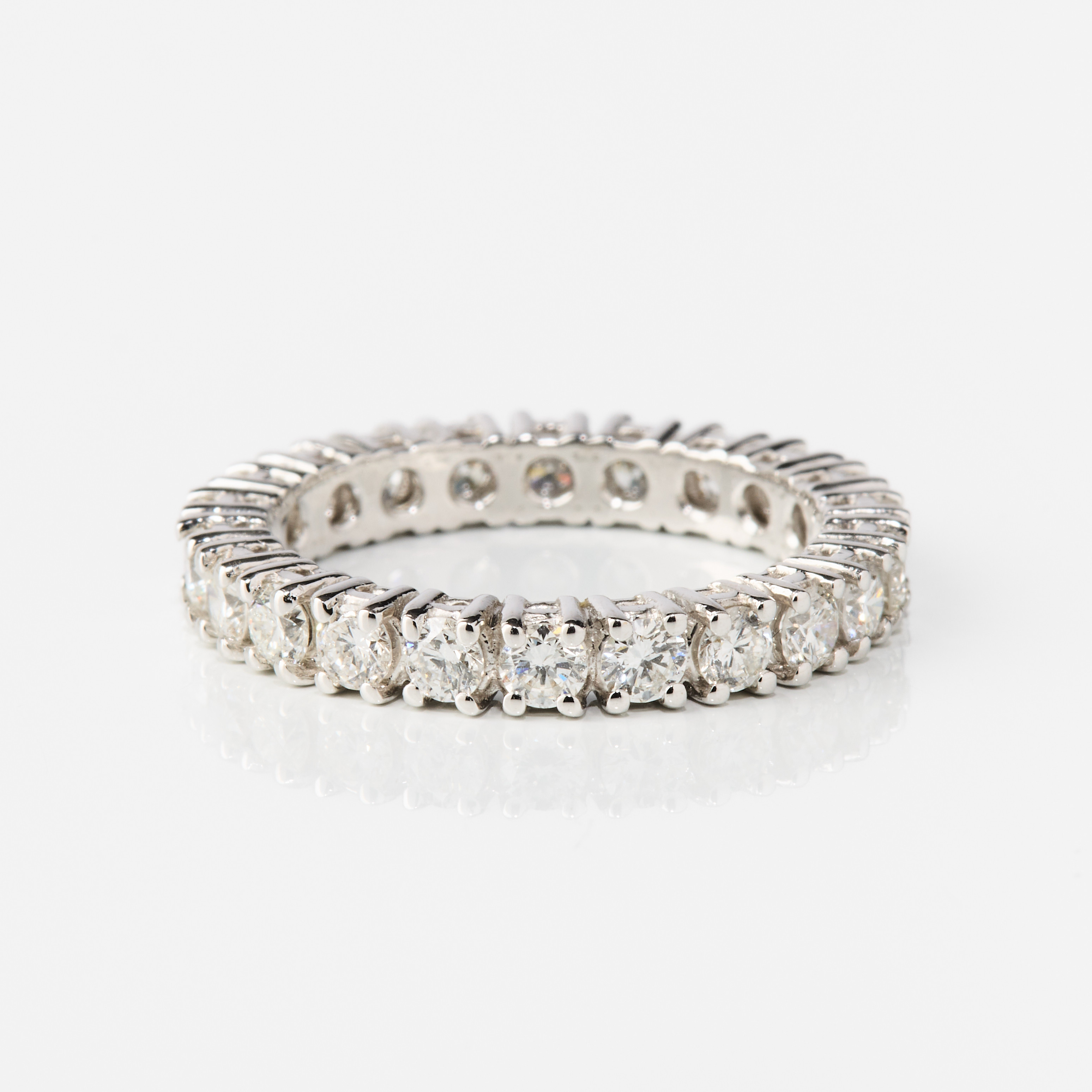 HELALLIANS, 18K vitguld med diamanter.