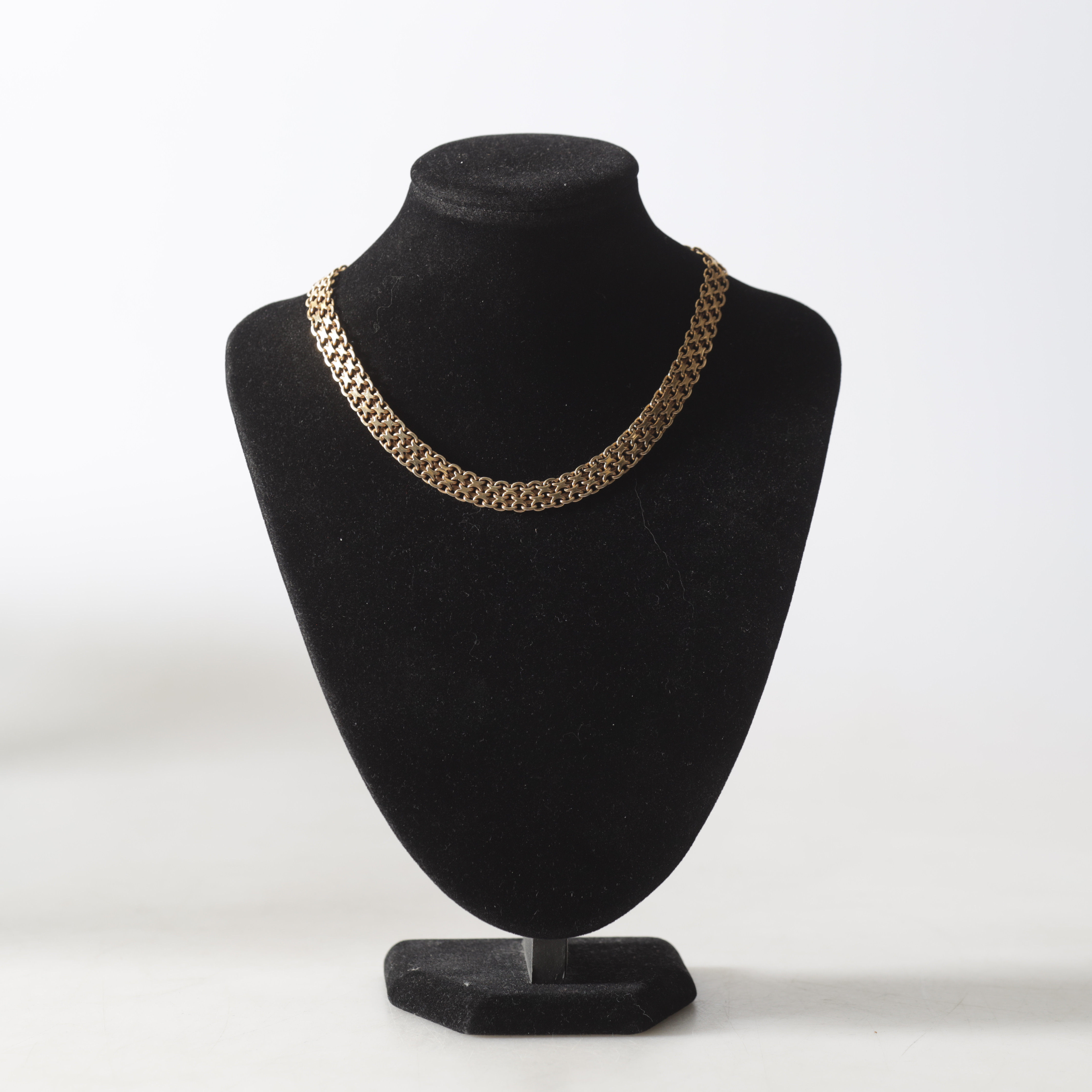COLLIER, 18K guld, x-länk, Svenska Guldvaruaktiebolaget T. Be., Stockholm, 1963. Totalvikt ca 41,2 gram.