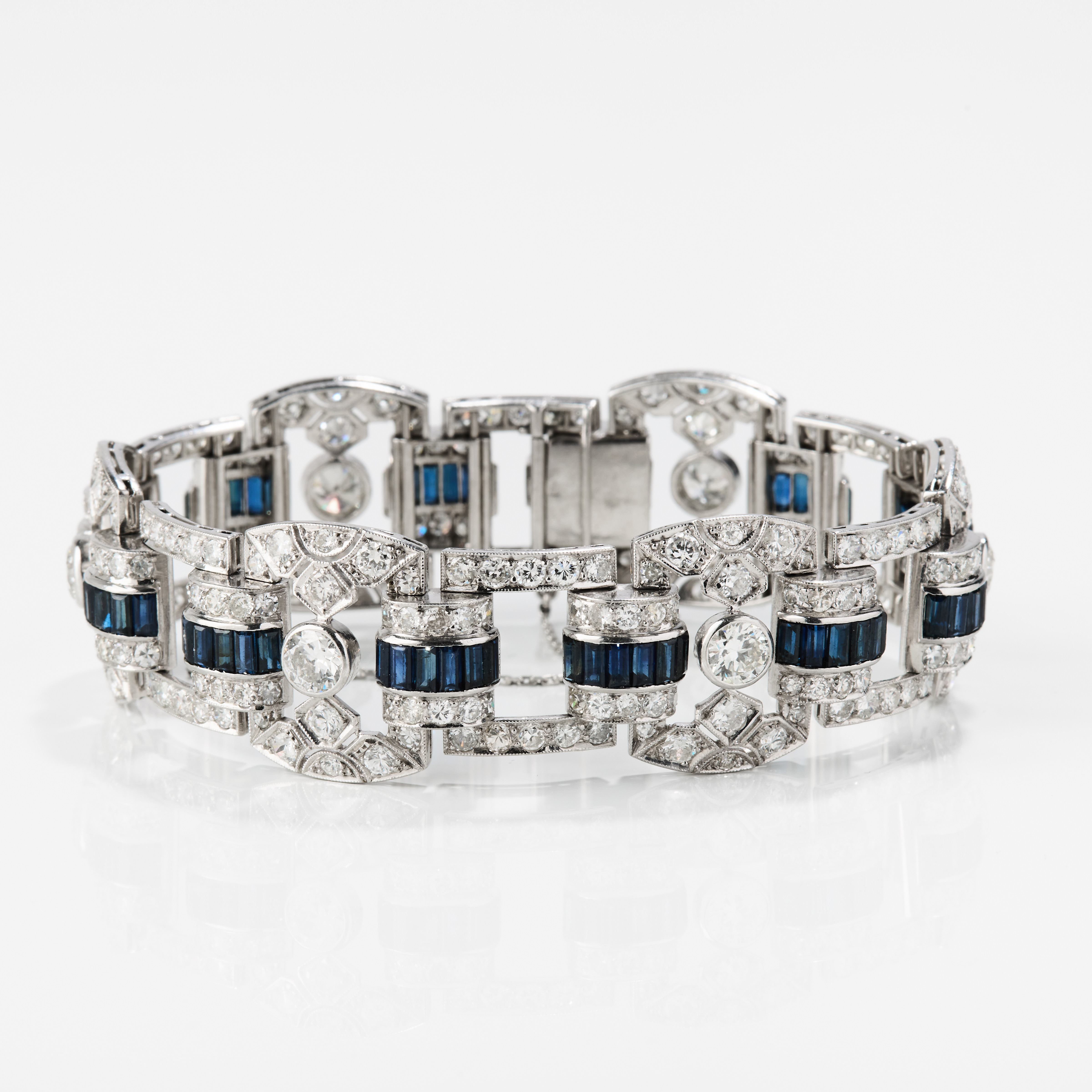 ARMBAND, platina, safirer och diamanter, Art Déco, 1930-tal, fransk importstämpel.