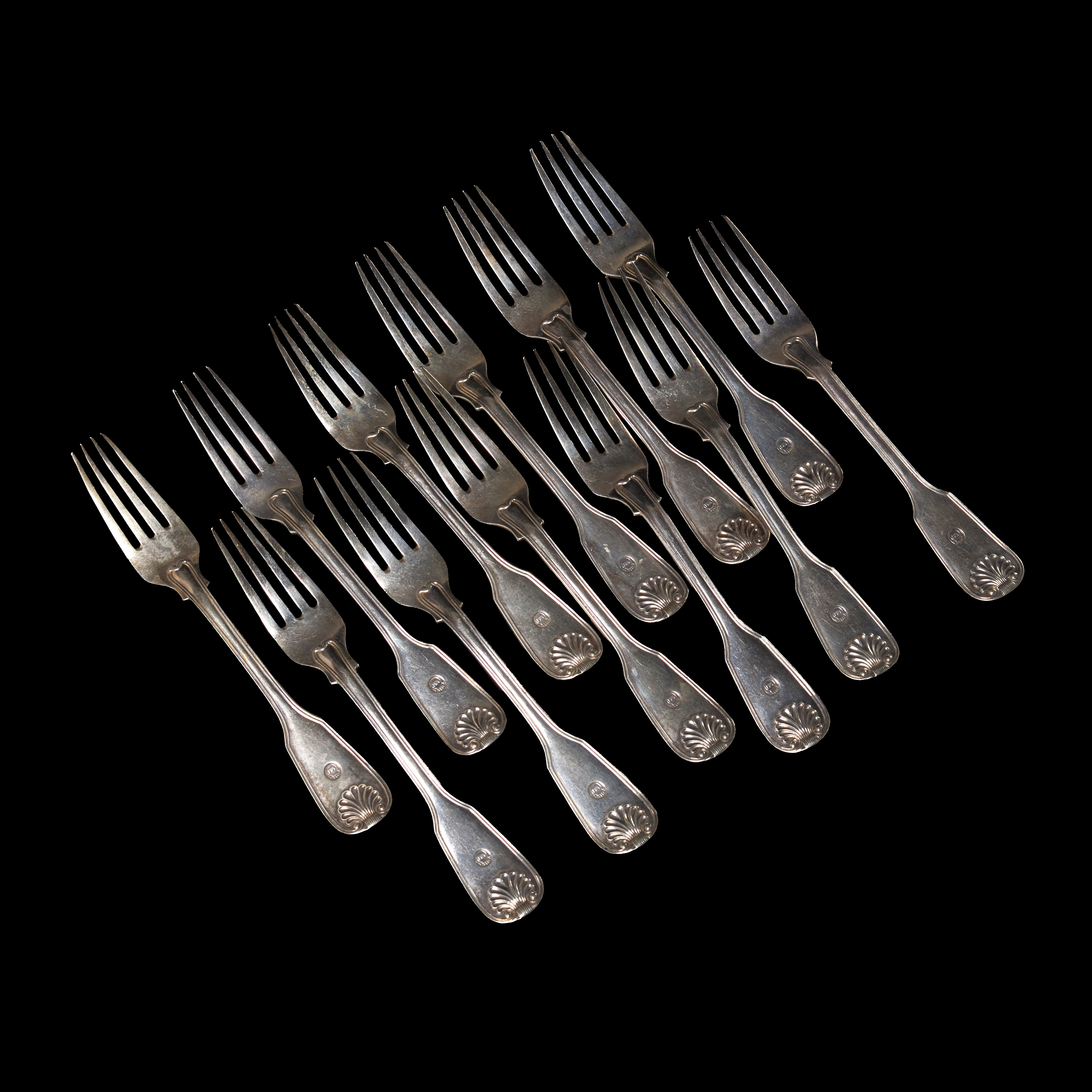 MATGAFFLAR, silver, 12 st, med Grevliga ätten Wrangel´s vapensköld, stämplade Gustaf Möllenborg, Stockholm, 1851.