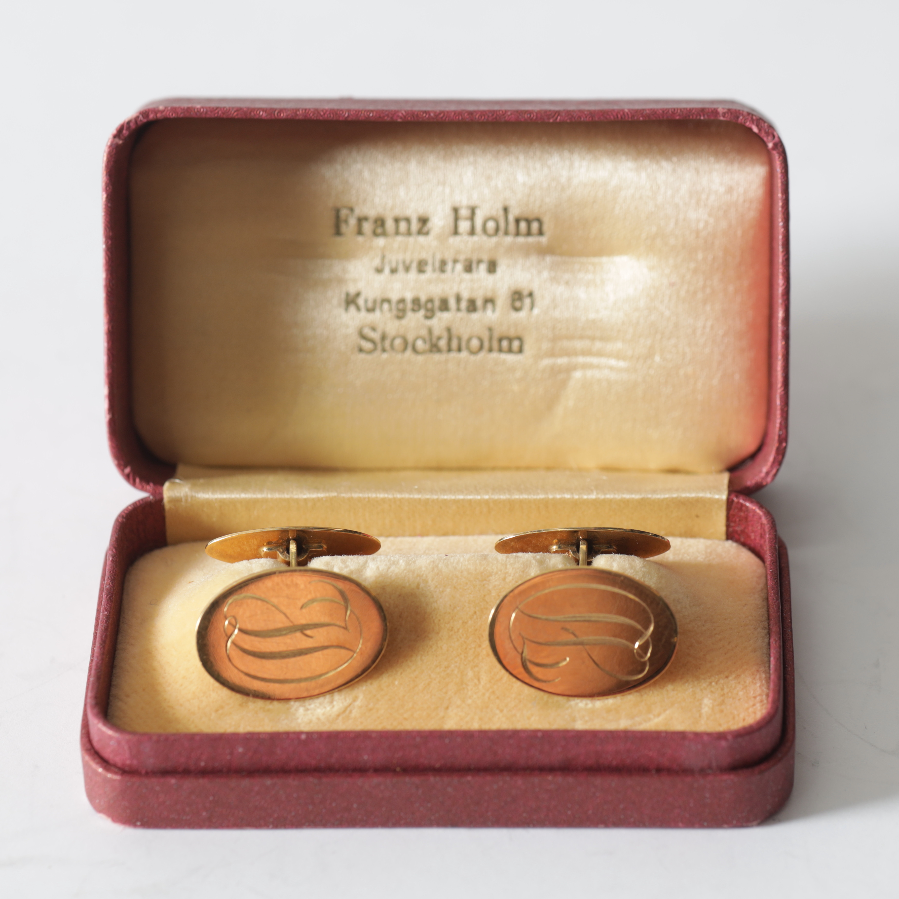 MANSCHETTKNAPPAR, 1 par, 18K guld, Guldvaruaktiebolaget G. Dahlgren & Co. A.B., Malmö, 1941. Totalvikt ca 7,5 gram.