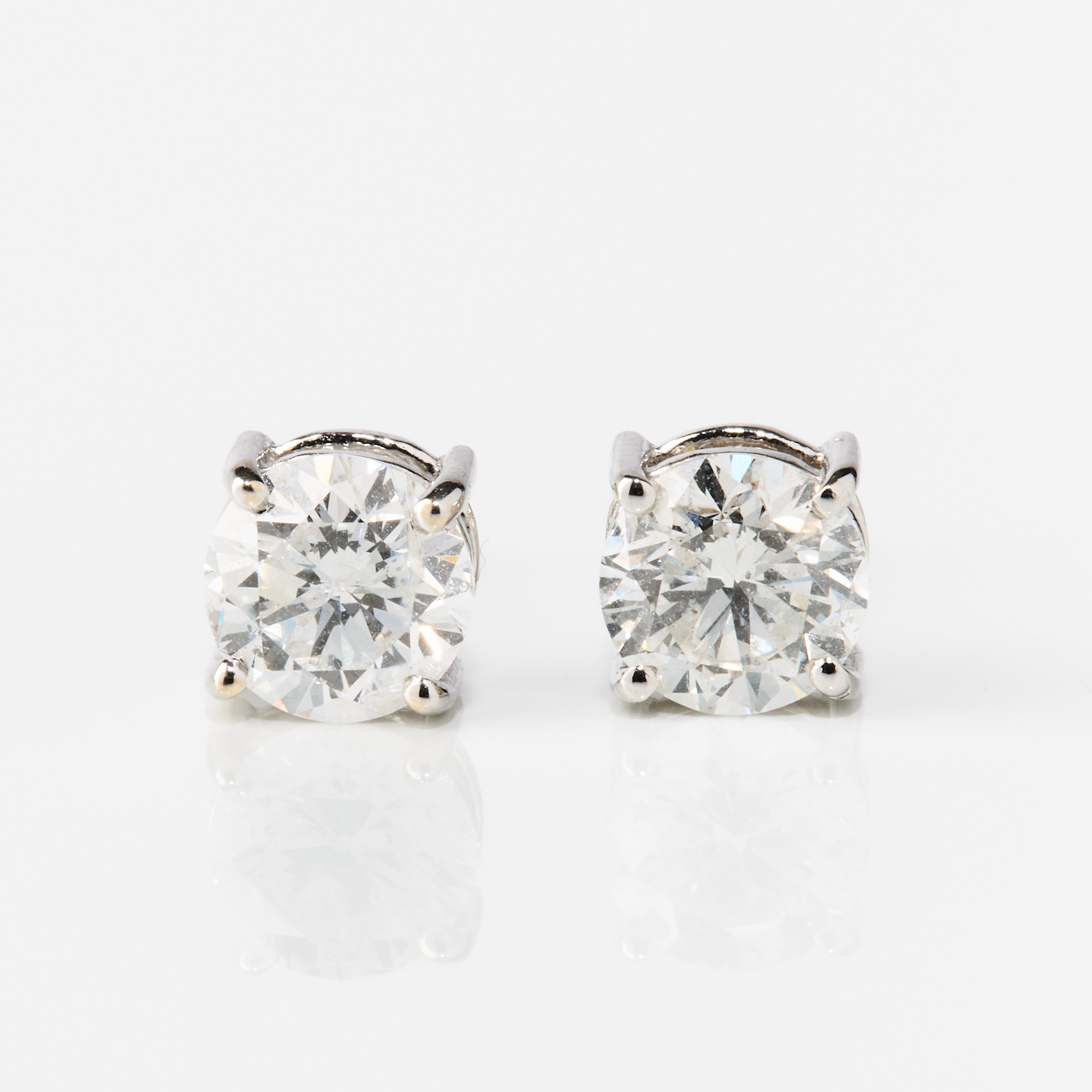 ENSTENSÖRHÄNGEN, ett par, 18K vitguld med diamanter.