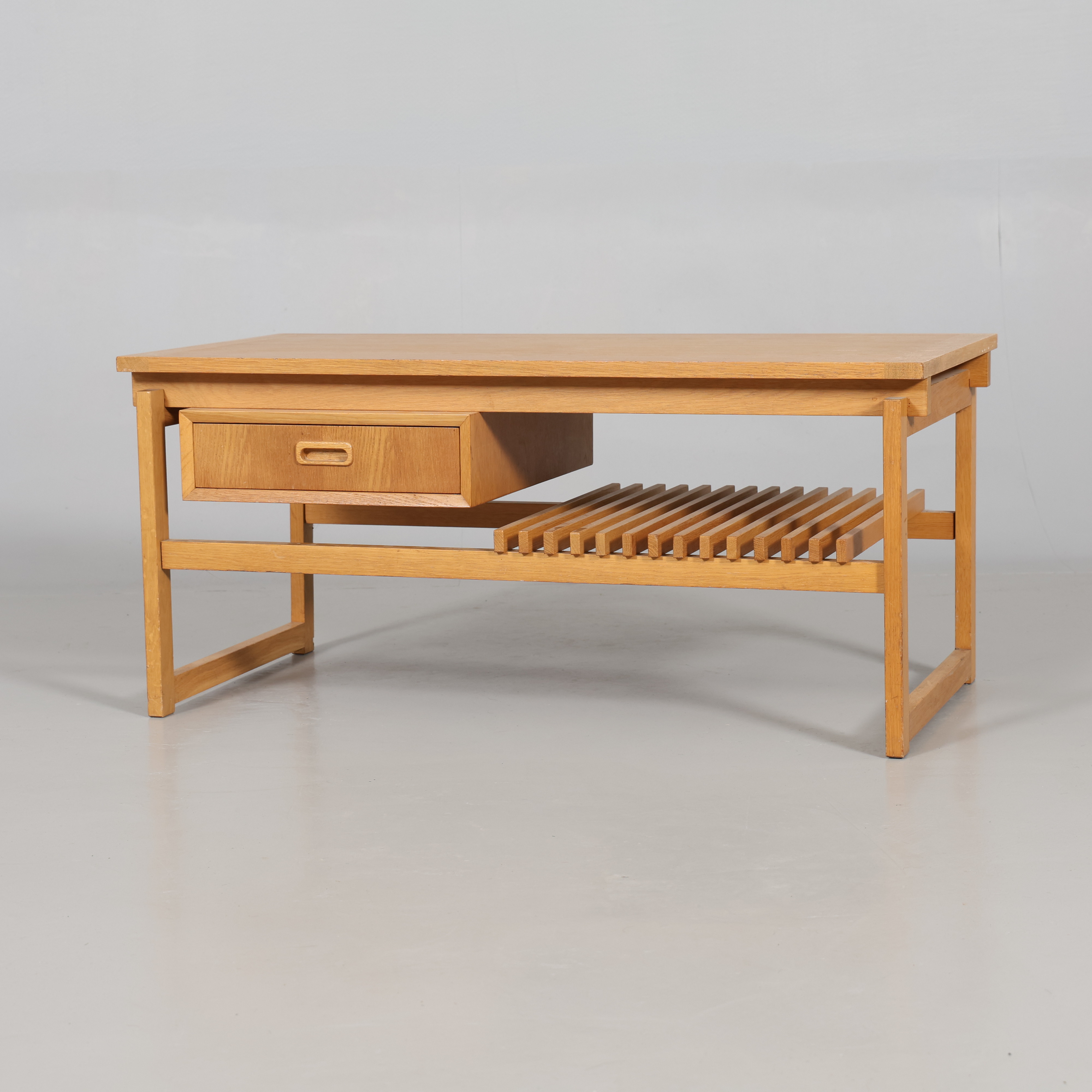 JØRGEN MAAHR OCH OTTO NIELSEN. HALLMÖBEL "Petita" IKEA 1960-tal.