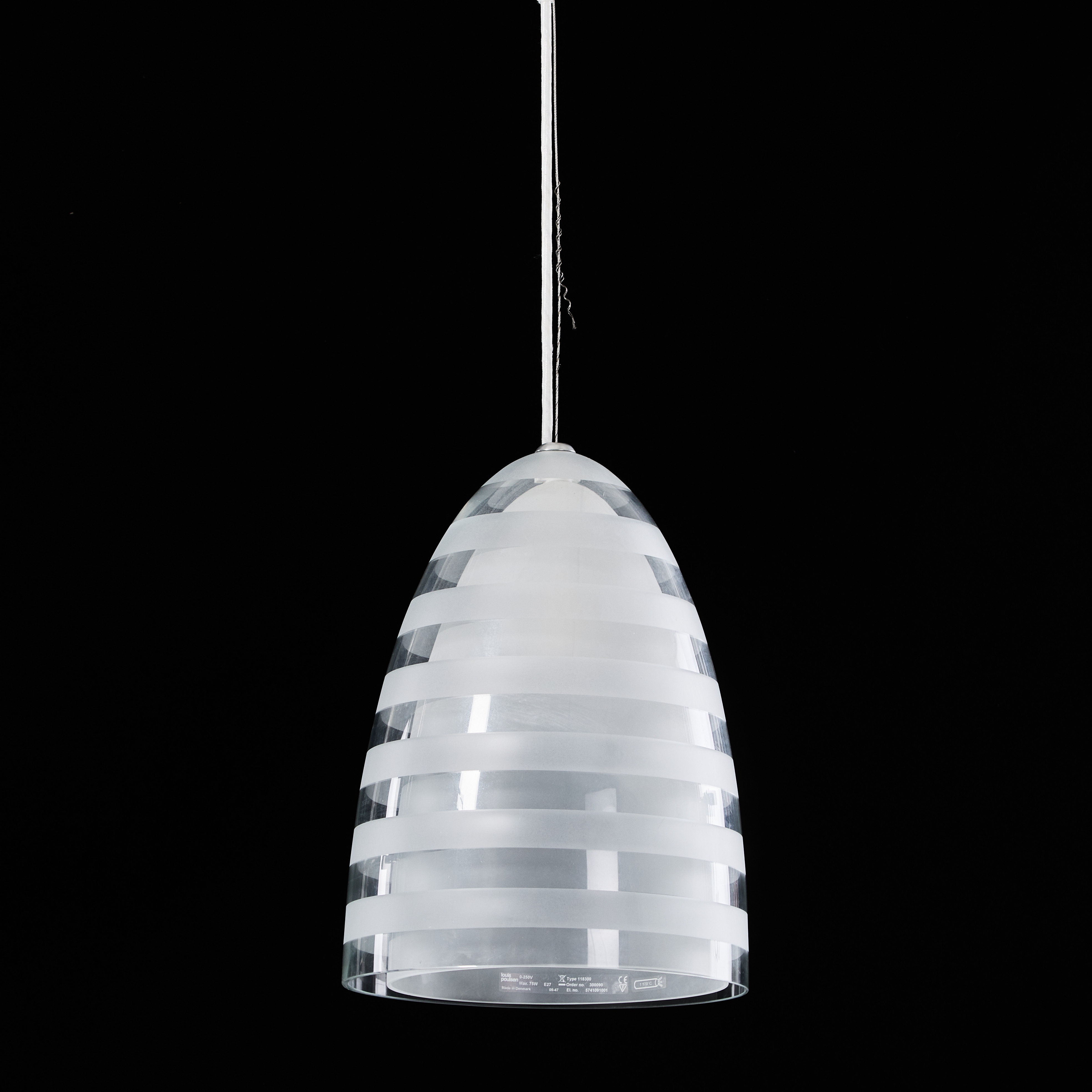 LOUISE CAMPBELL. Taklampa, "Campbell", glas, Louis Poulsen, Danmark.