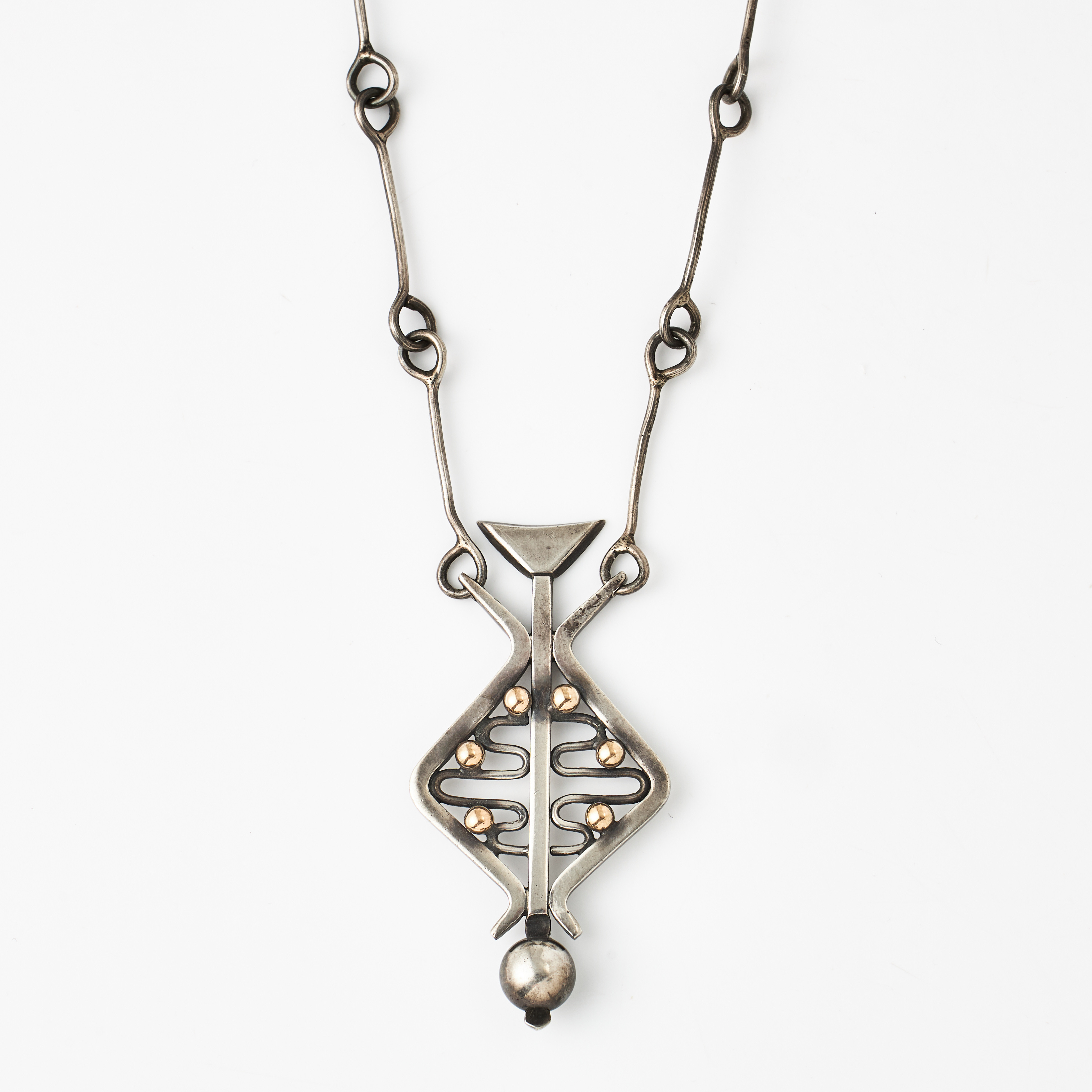 BENGT LILJEDAHL, halsband, silver, modernistiskt hänge med förgyllda granulater, stämpel Konstfack, Stockholm 1953.