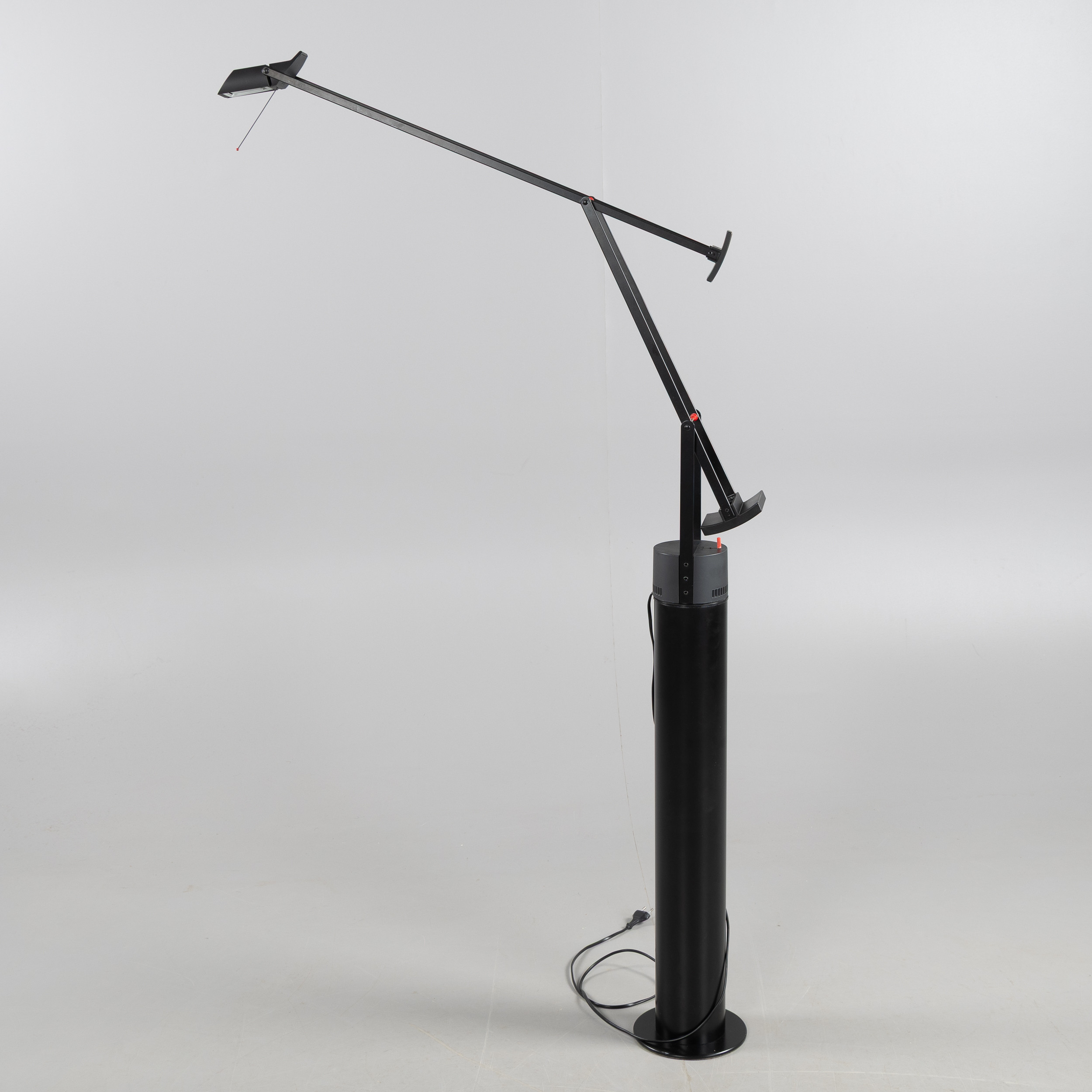 RICHARD SAPPER. Golvlampa "Tizio" för Artemide. Designår 1990.