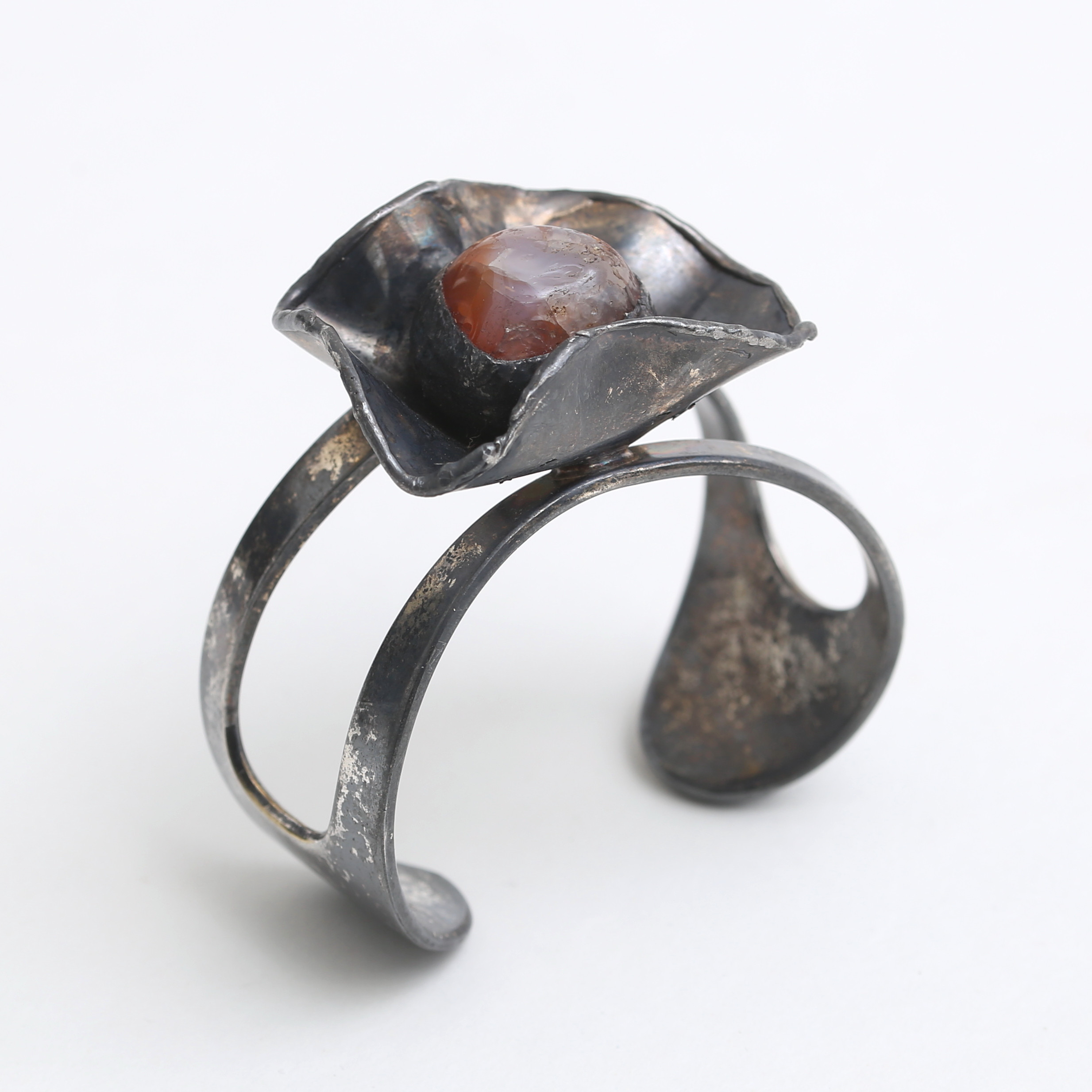 AD DESIGN, armring, silver/ metall med sten, Danmark, 1900-talets andra hälft.